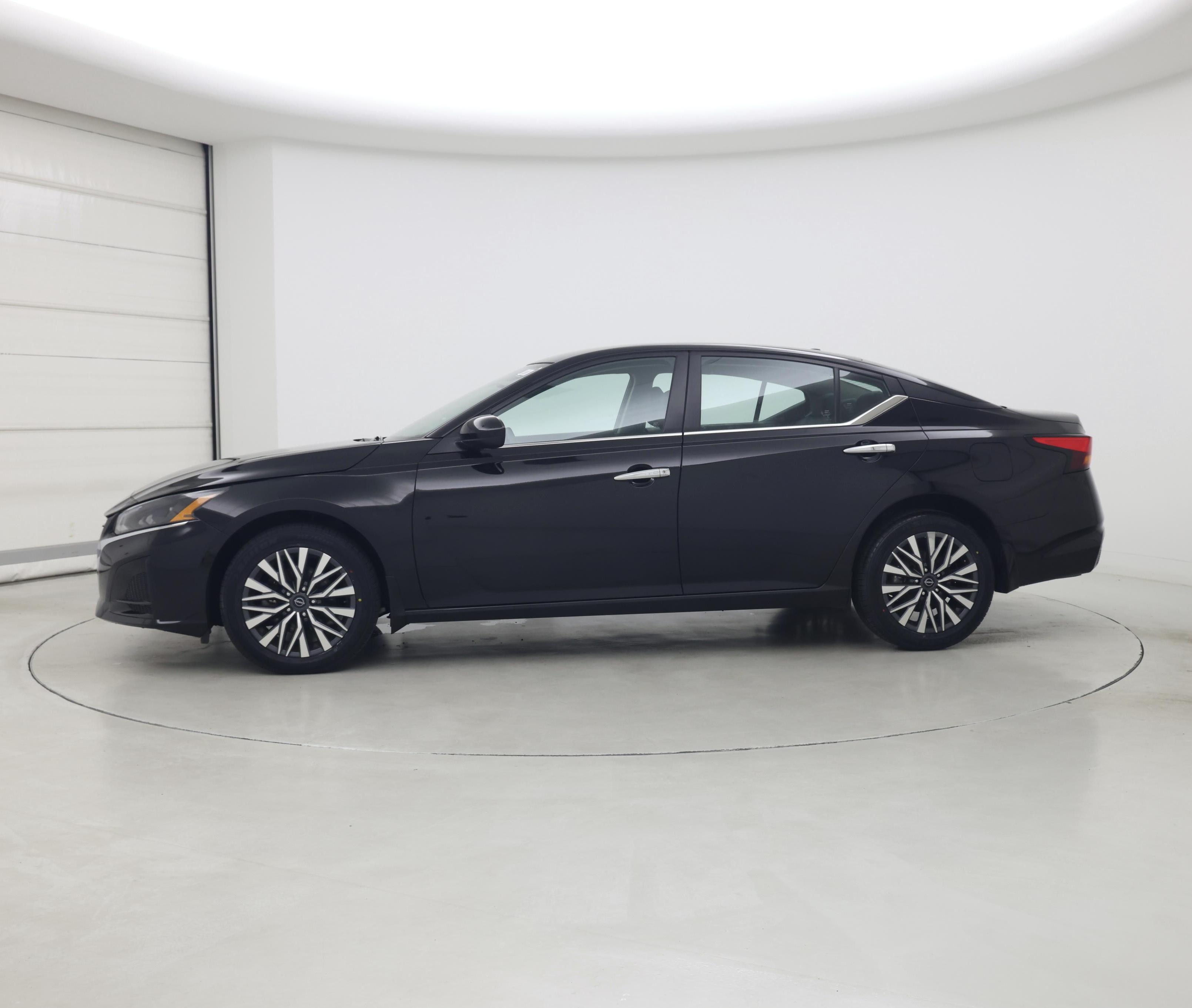Thumbnail: 2023 Nissan Altima - 3