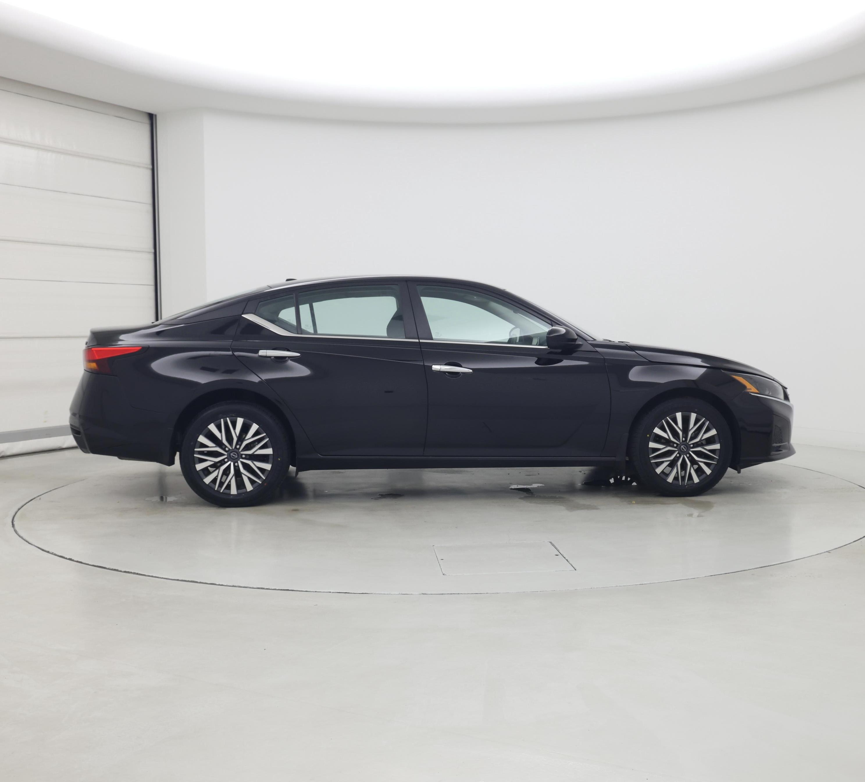 Thumbnail: 2023 Nissan Altima - 7