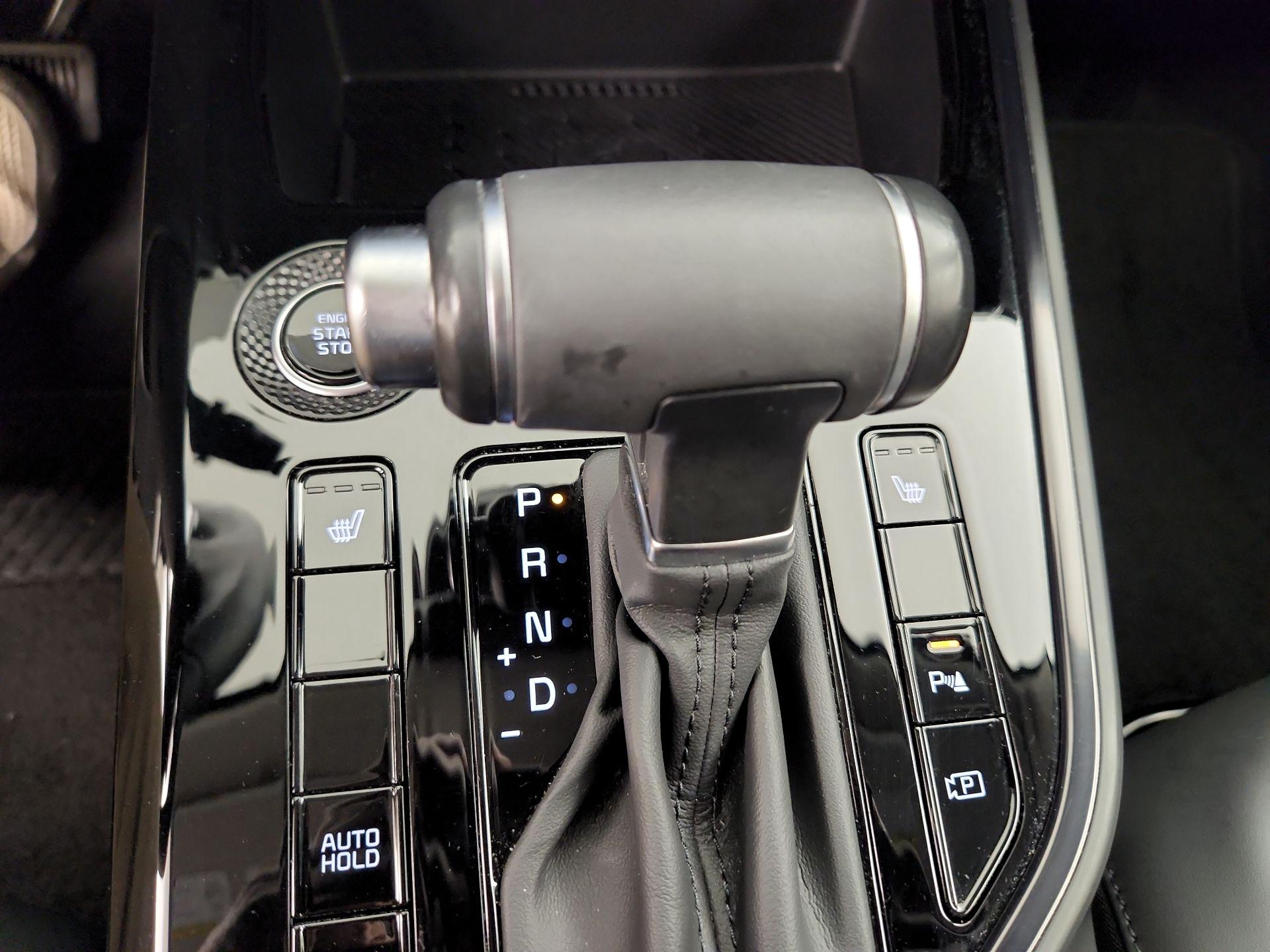 Thumbnail: 2023 Kia Niro - 18