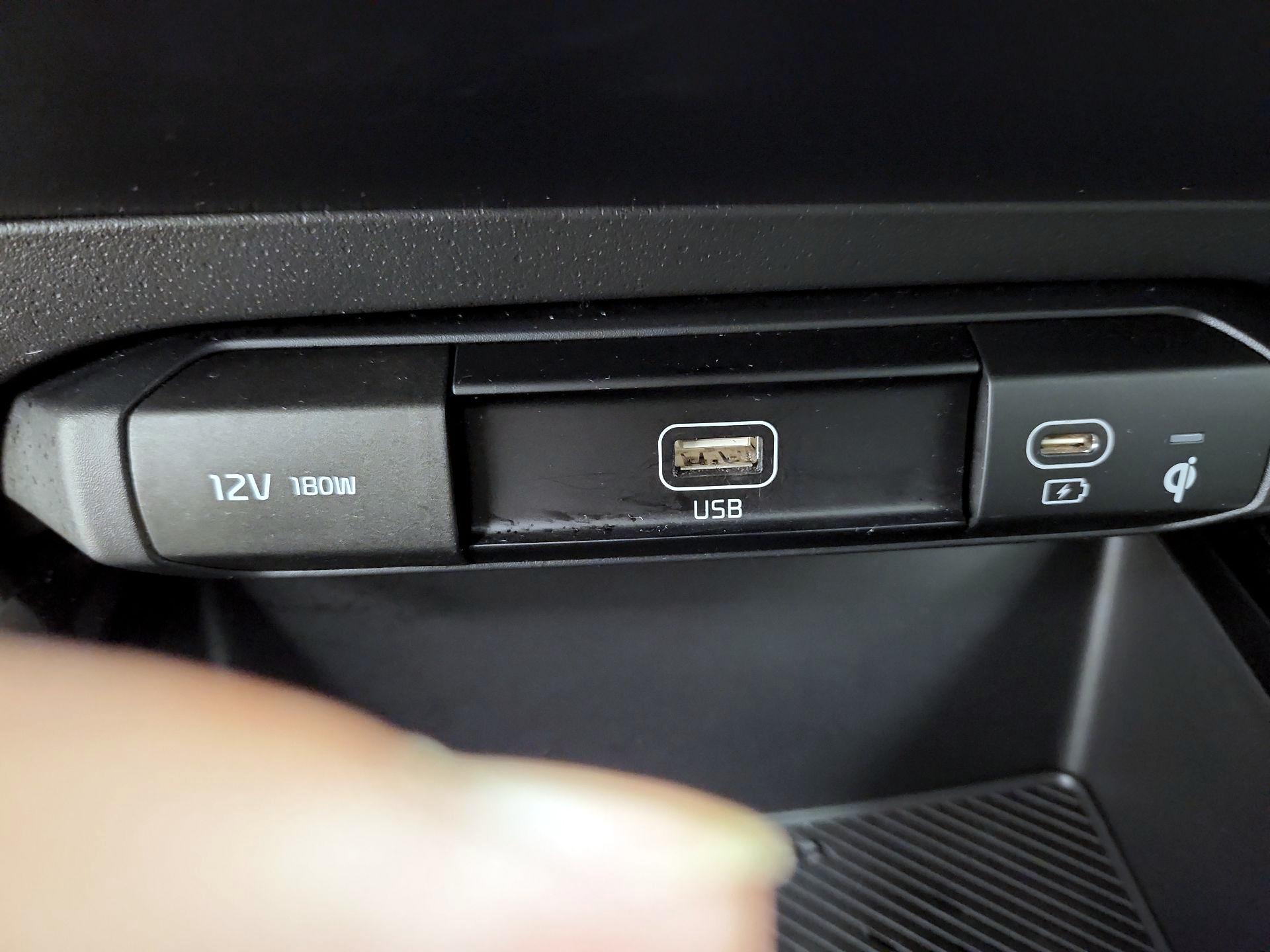 Thumbnail: 2023 Kia Niro - 19