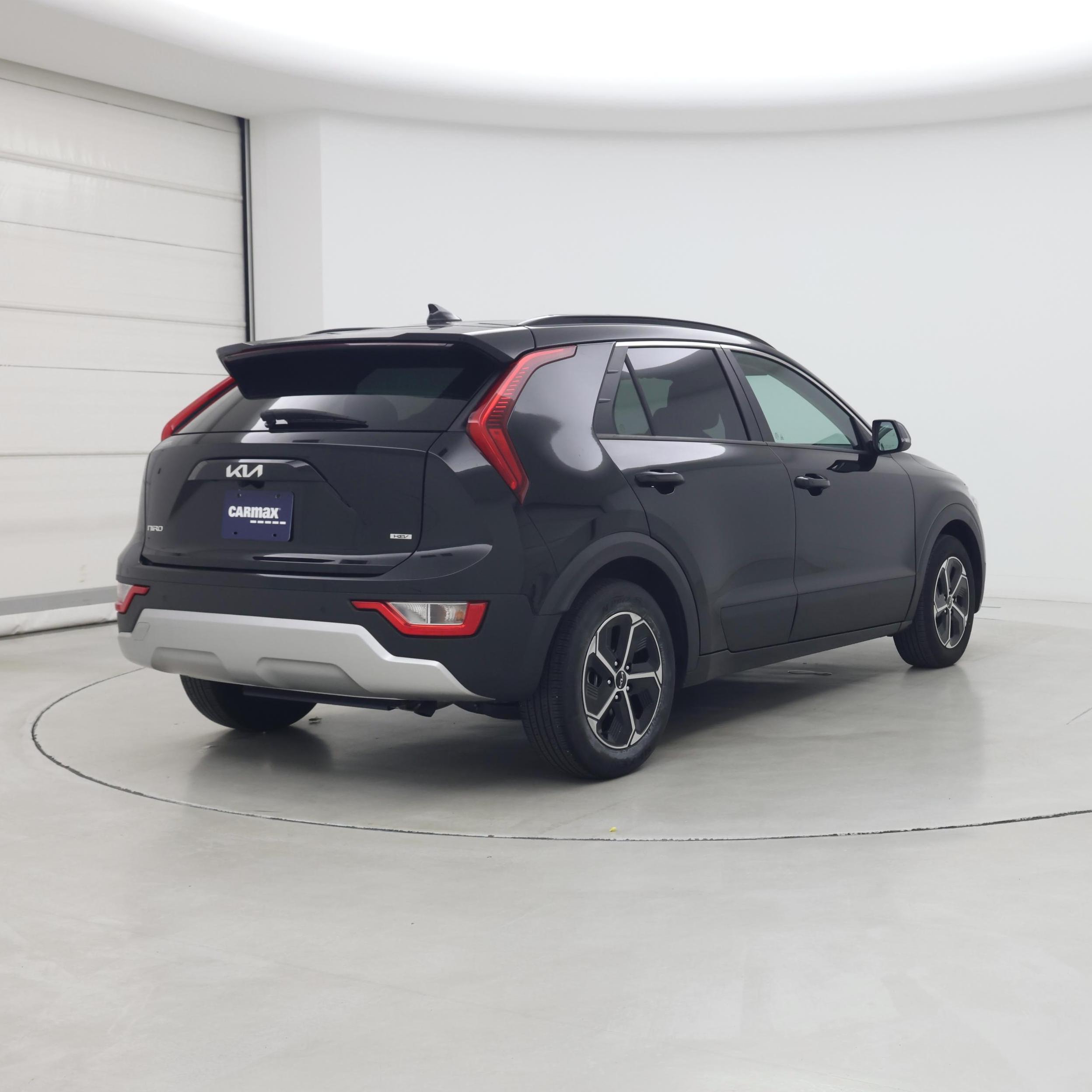 Thumbnail: 2023 Kia Niro - 8