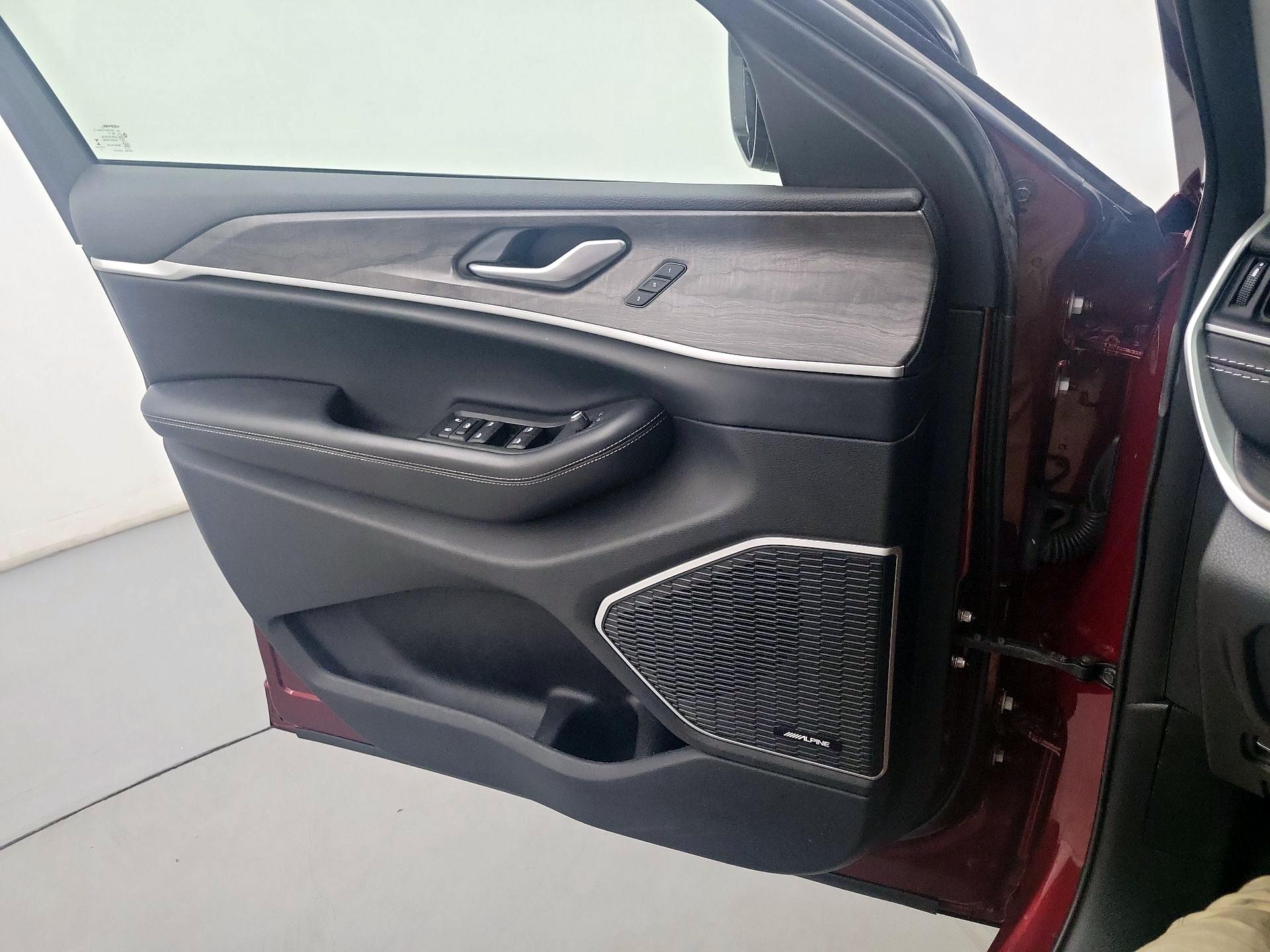 Thumbnail: 2021 Jeep Grand Cherokee L - 12