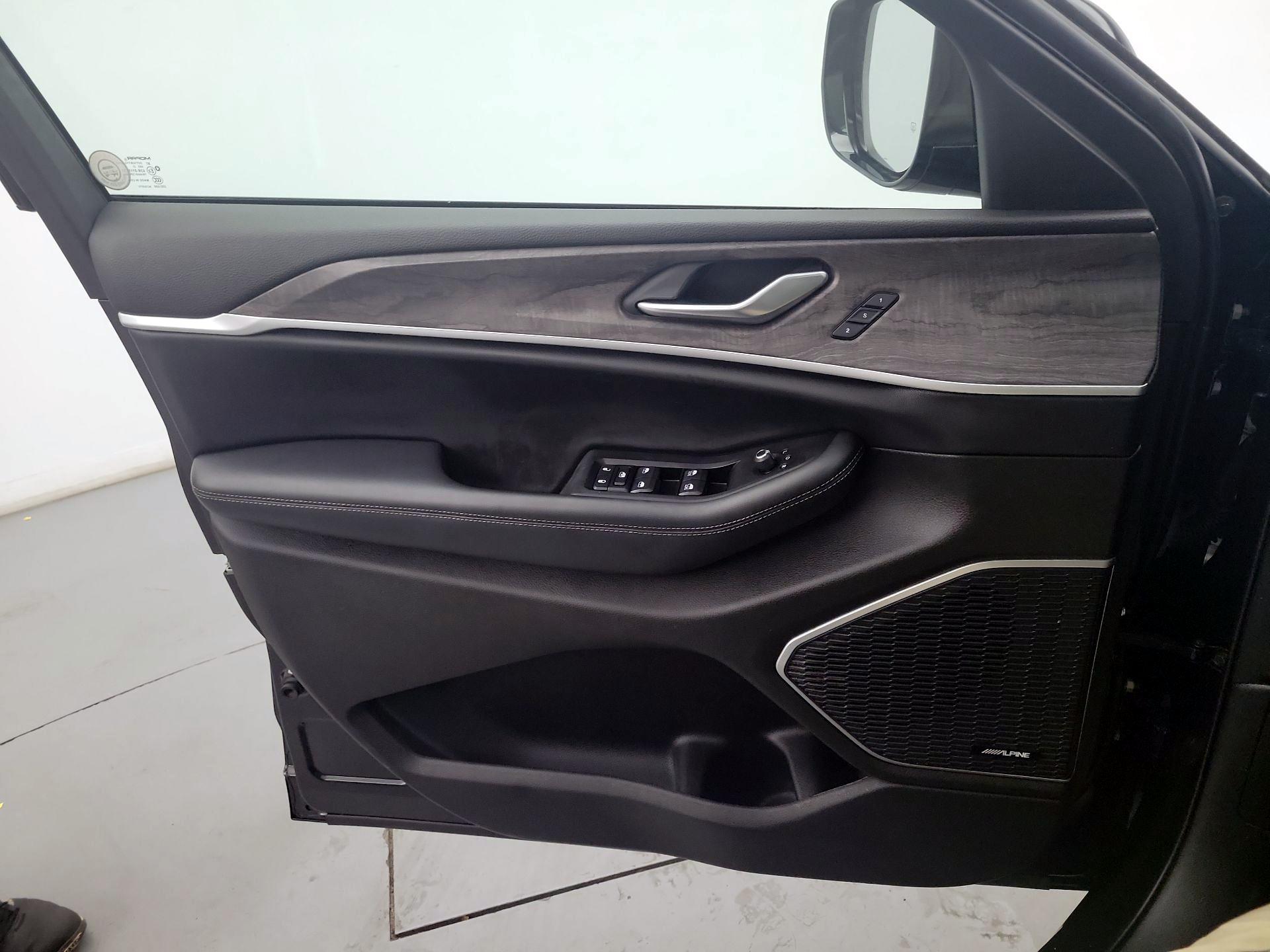 Thumbnail: 2021 Jeep Grand Cherokee L - 12