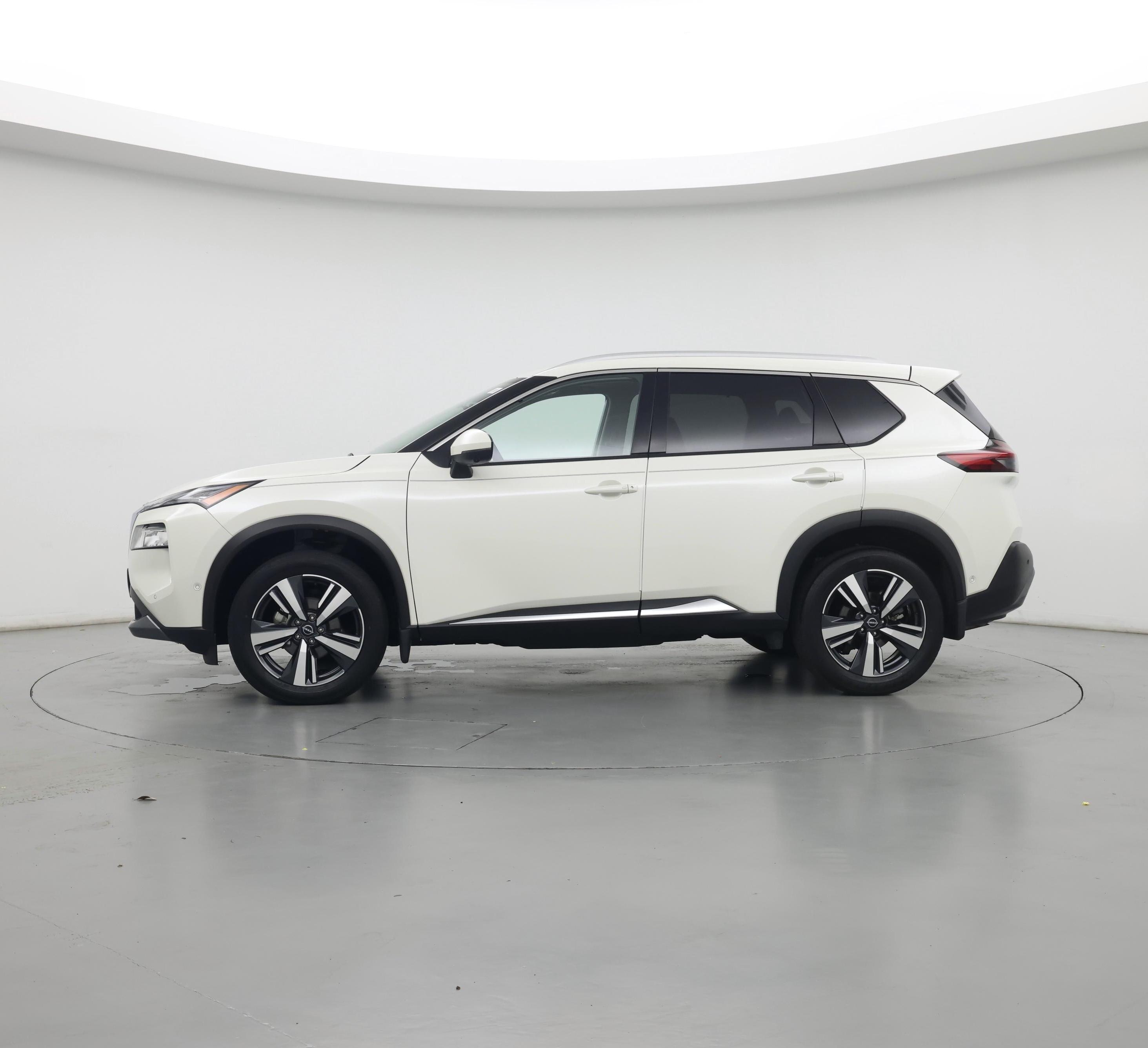 Thumbnail: 2022 Nissan Rogue - 3