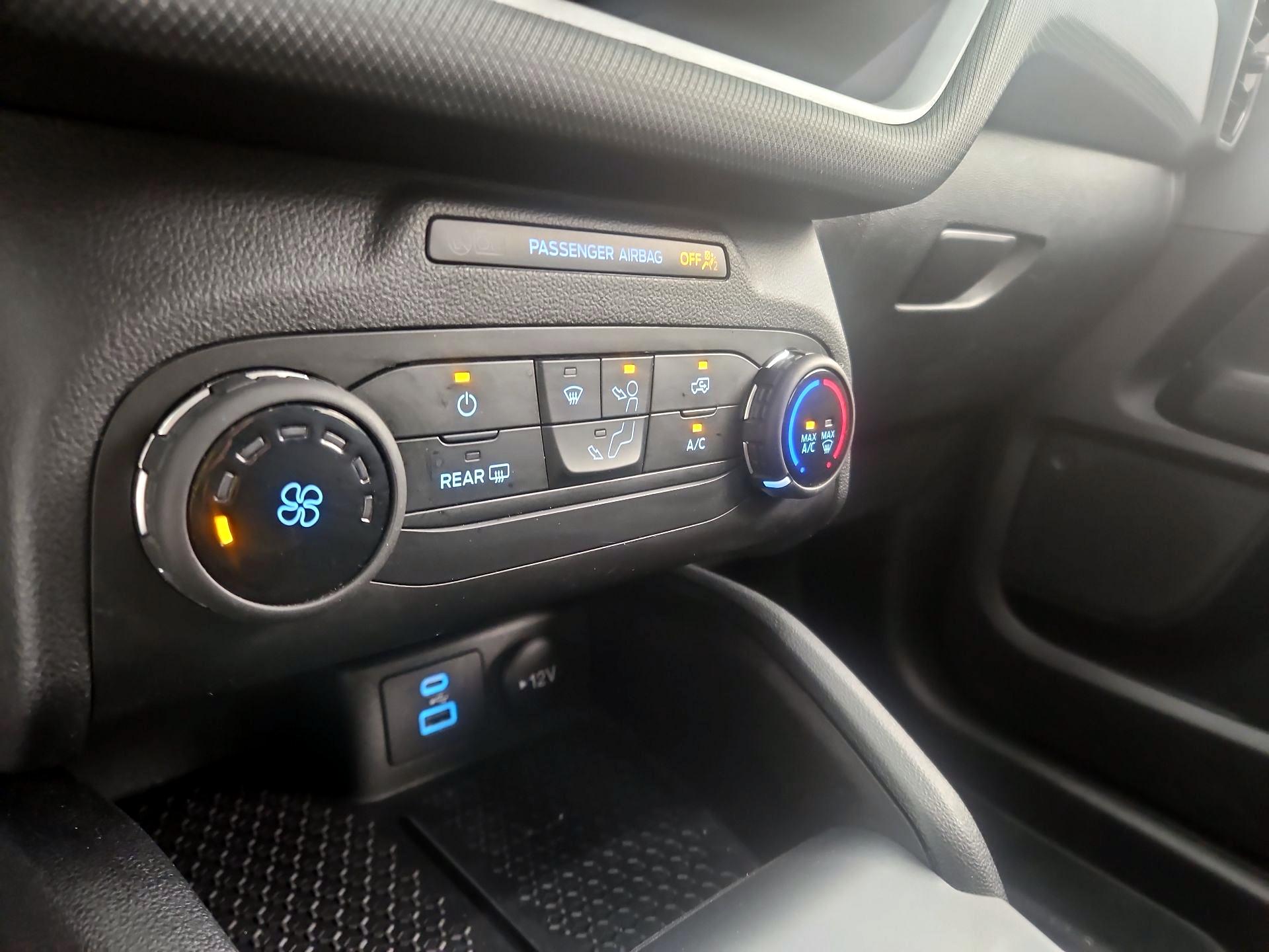 Thumbnail: 2021 Ford Bronco Sport - 16