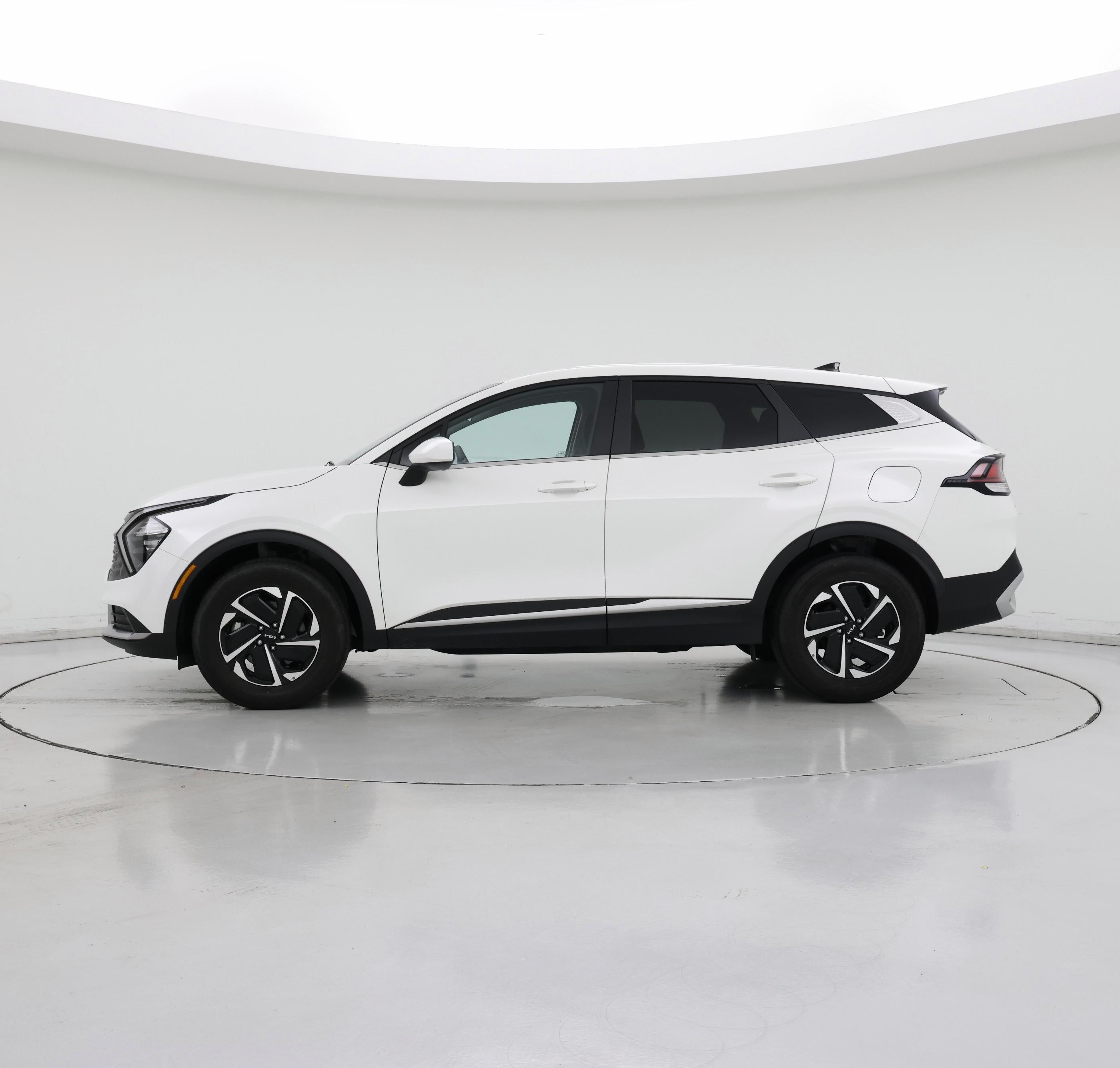 Thumbnail: 2023 Kia Sportage - 3
