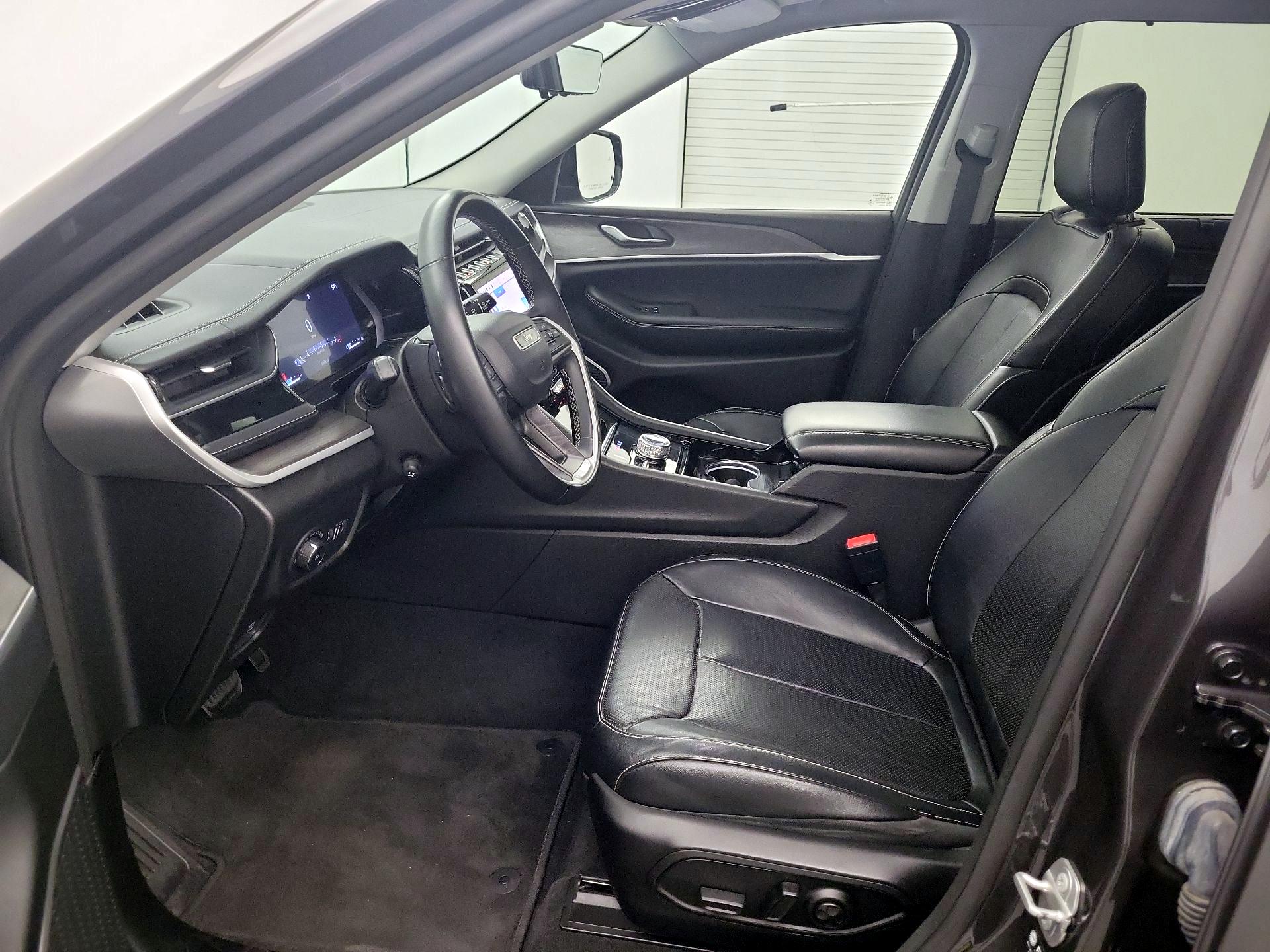 Thumbnail: 2022 Jeep Grand Cherokee L - 11