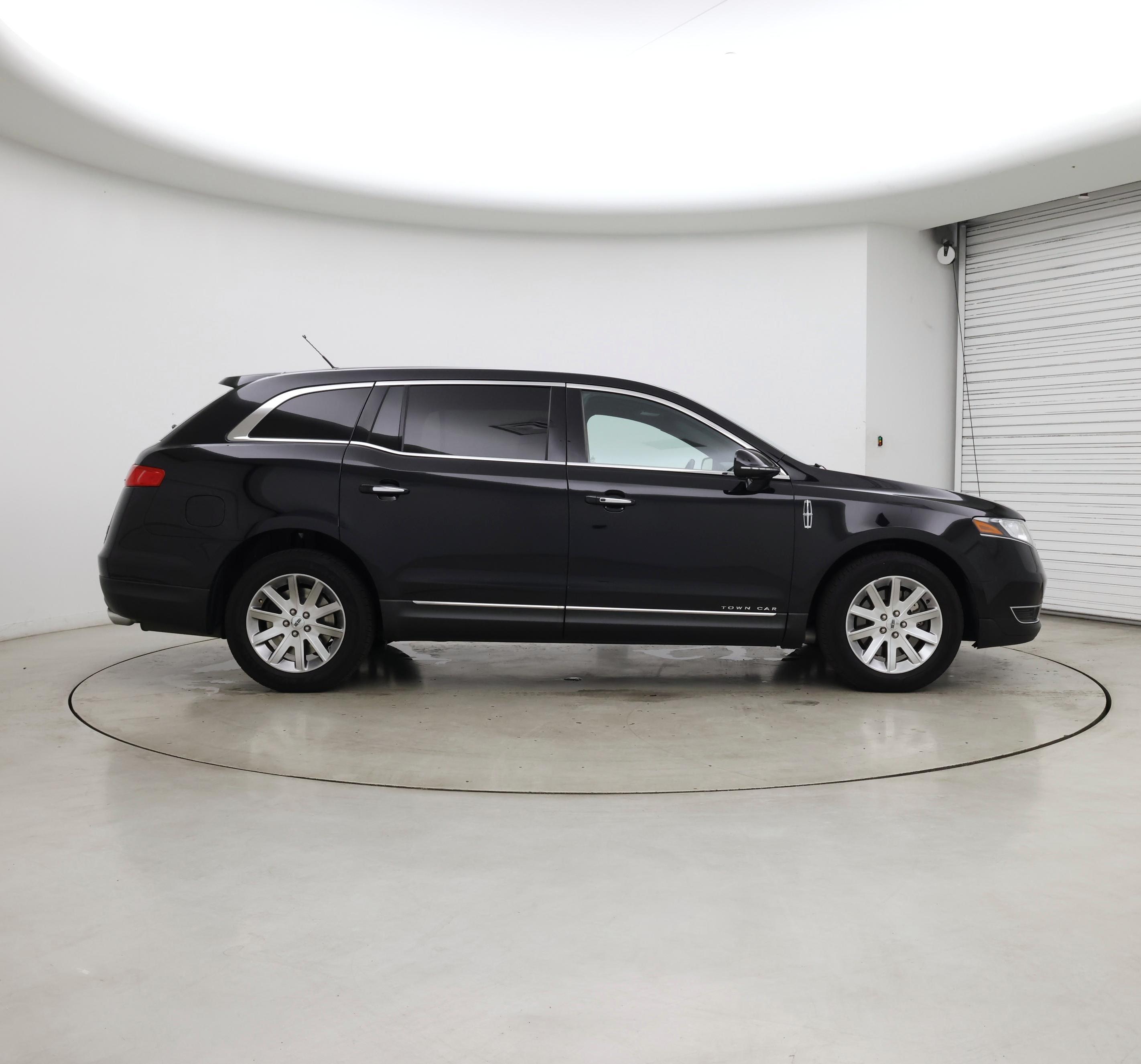 Thumbnail: 2019 Lincoln MKT - 7