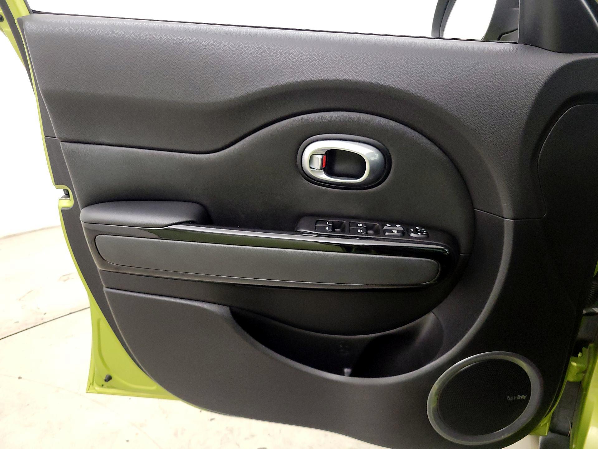 Thumbnail: 2015 Kia Soul - 12