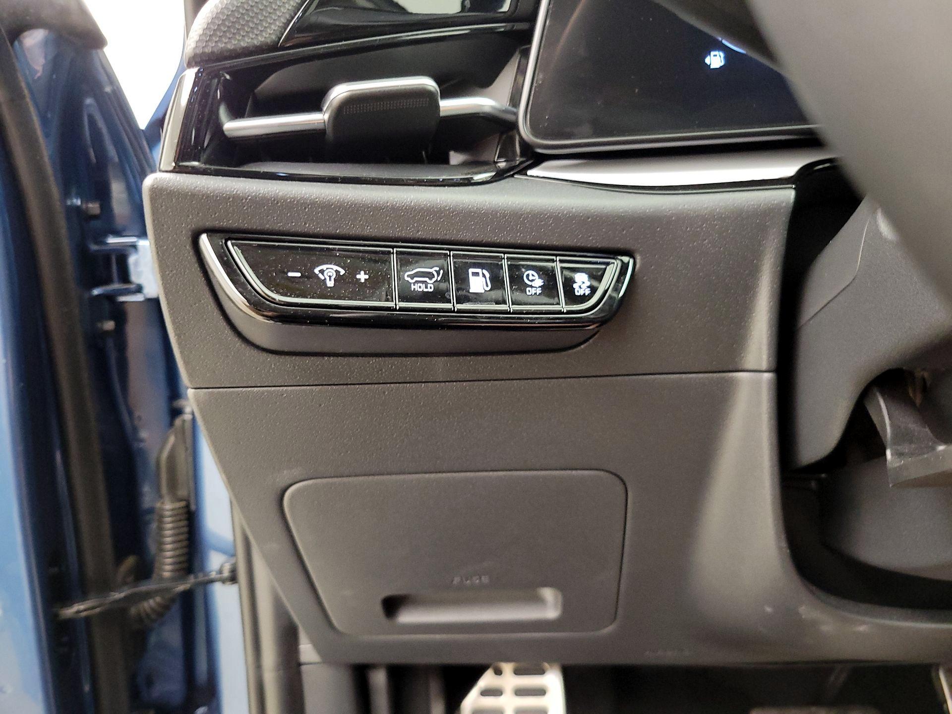 Thumbnail: 2024 Kia Niro - 13