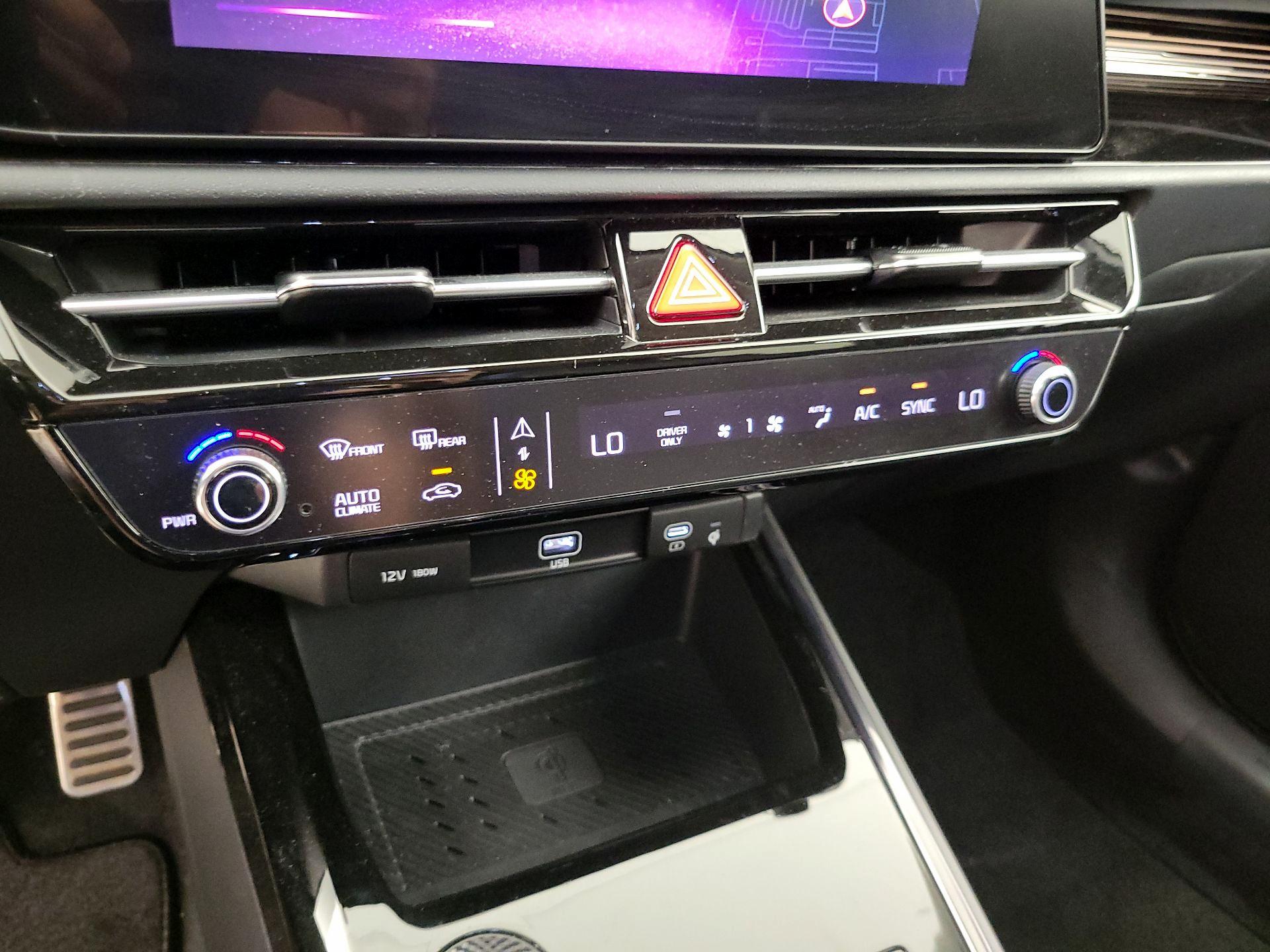 Thumbnail: 2024 Kia Niro - 17