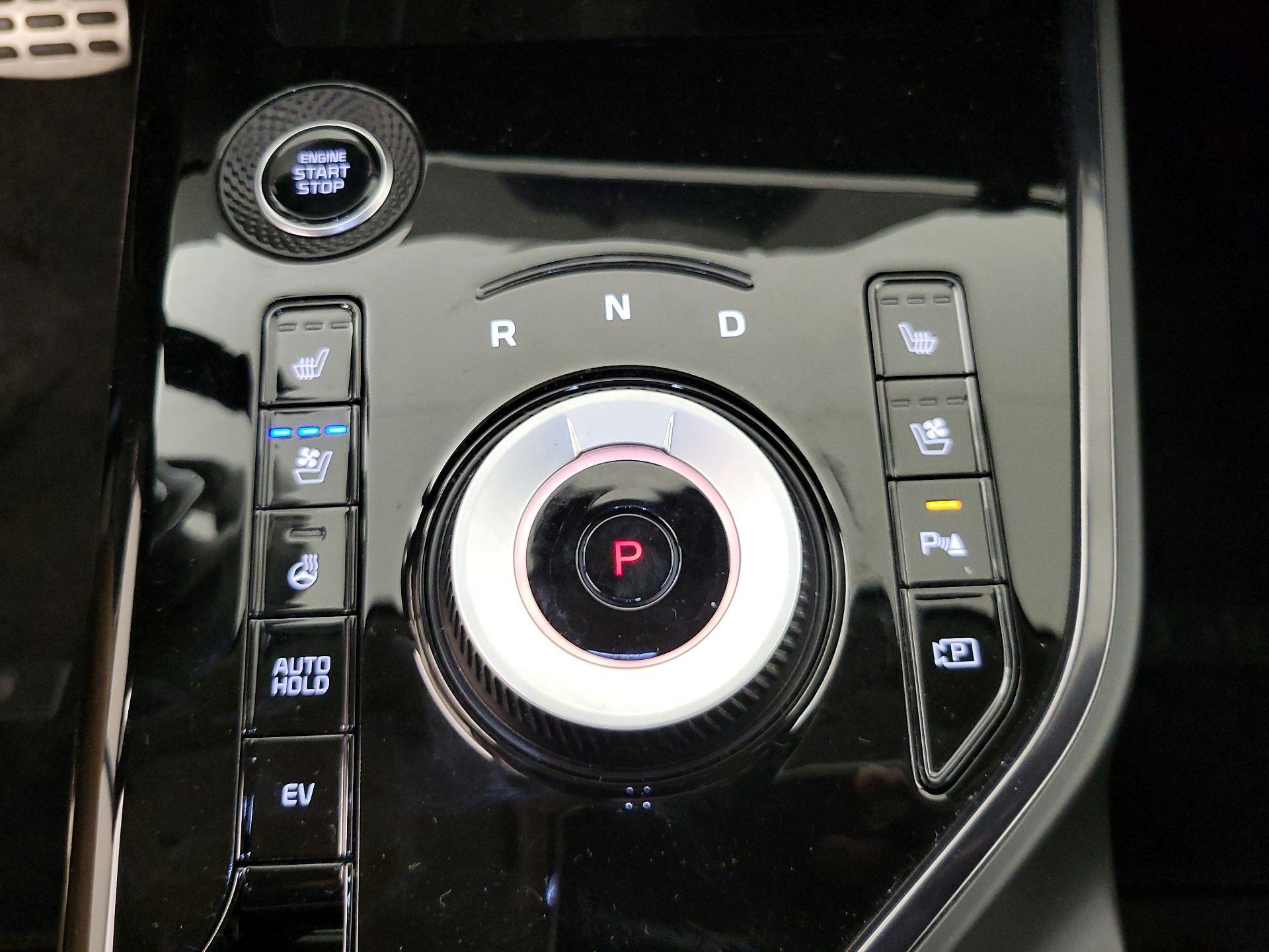 Thumbnail: 2024 Kia Niro - 18