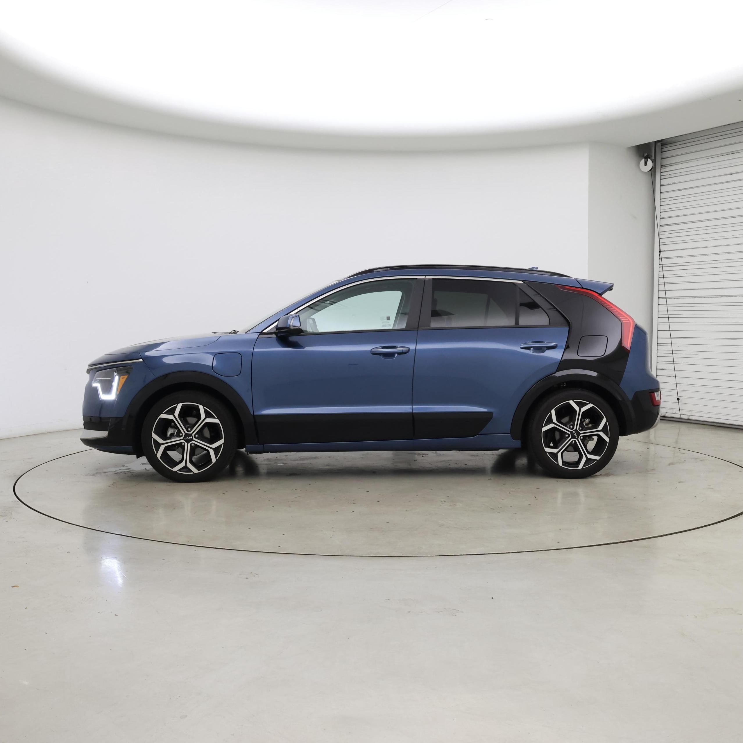 Thumbnail: 2024 Kia Niro - 3