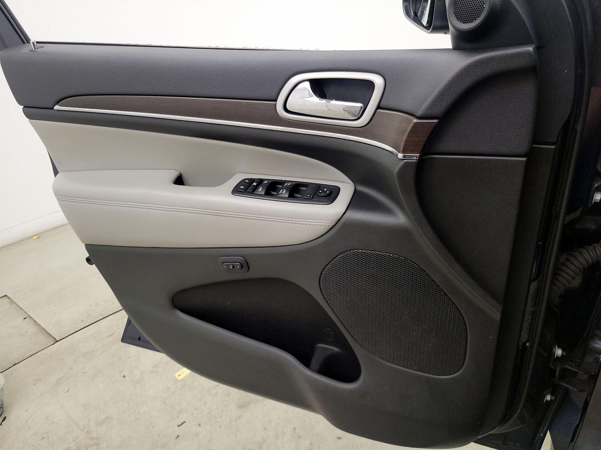 Thumbnail: 2018 Jeep Grand Cherokee - 12