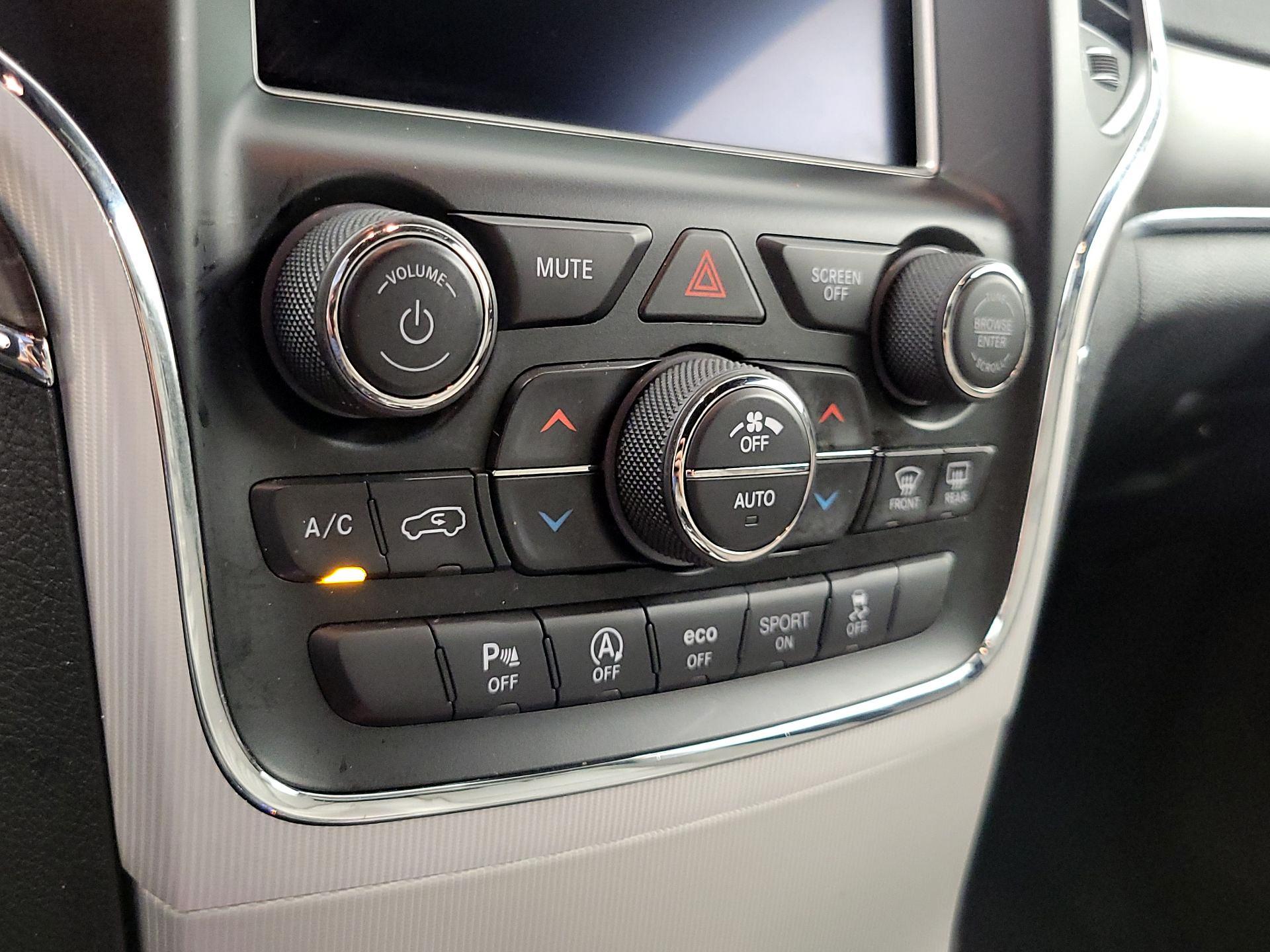 Thumbnail: 2018 Jeep Grand Cherokee - 17