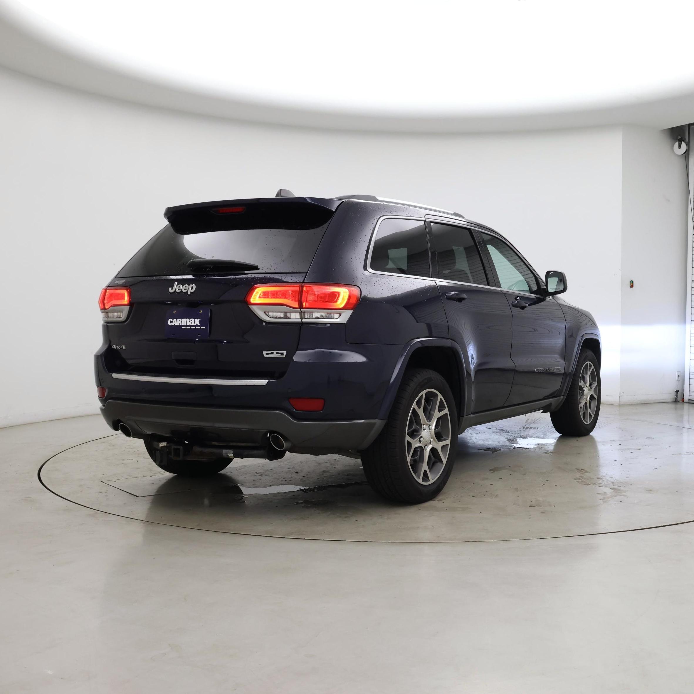 Thumbnail: 2018 Jeep Grand Cherokee - 8