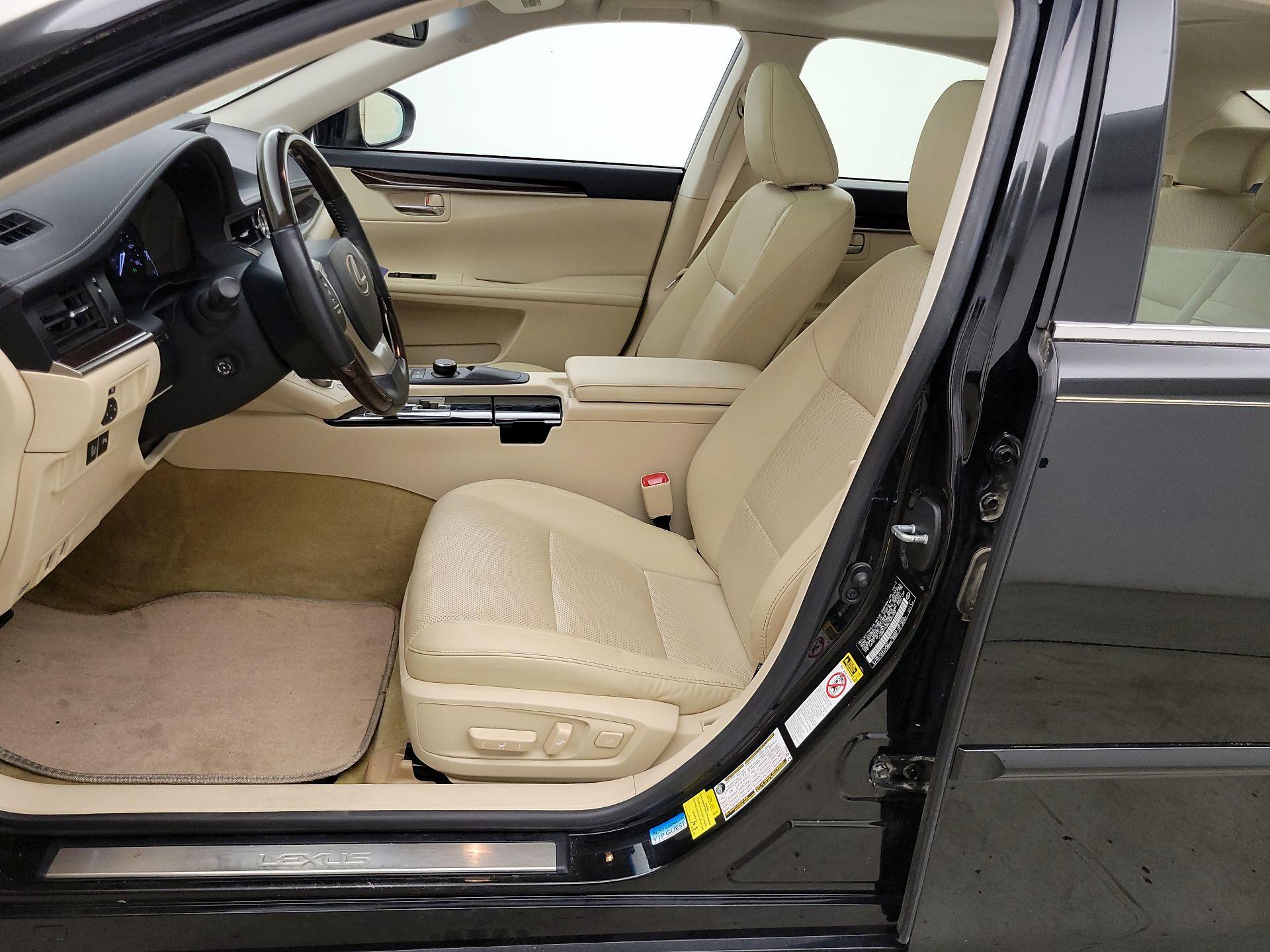 Thumbnail: 2014 Lexus ES - 11