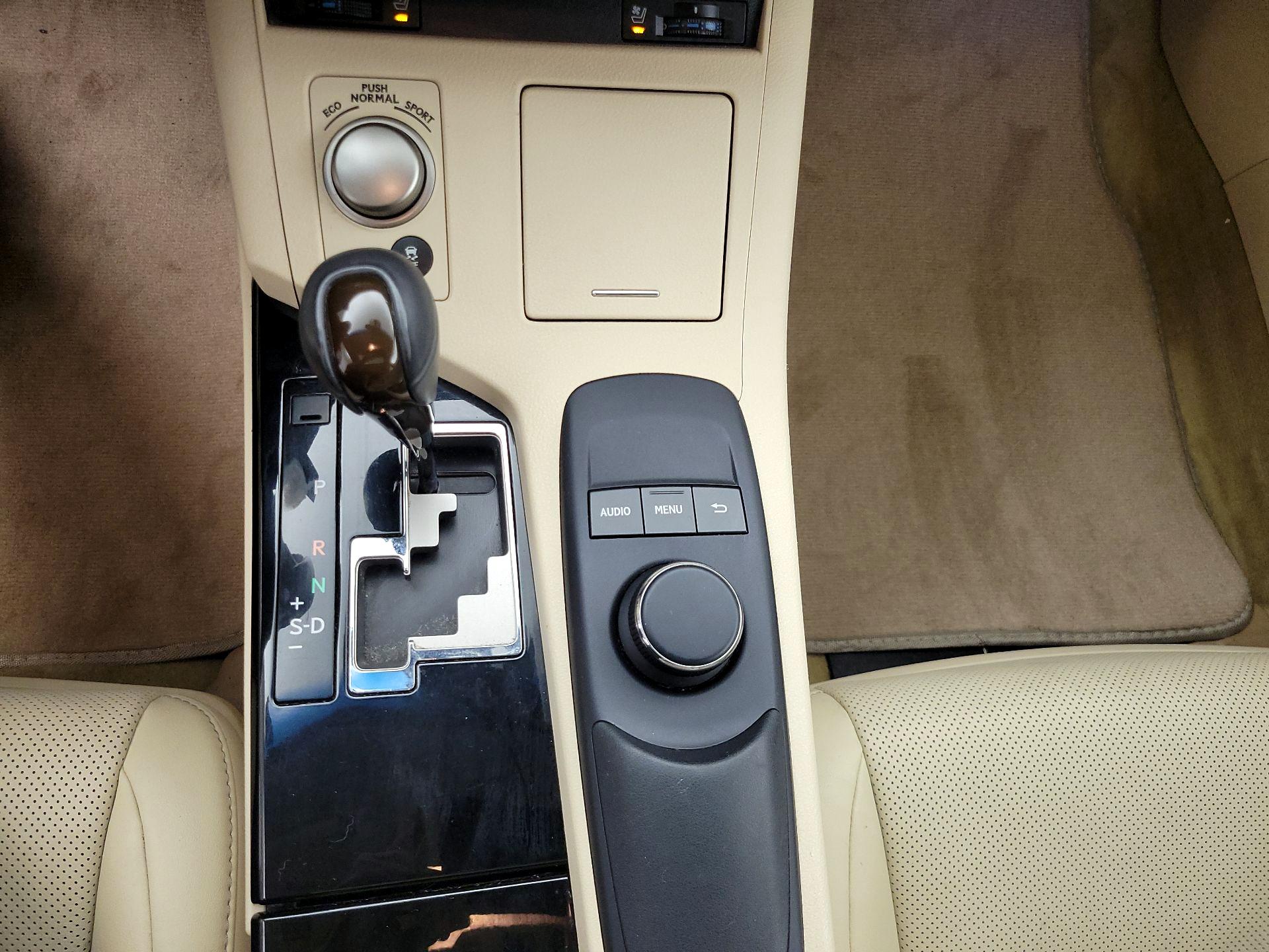 Thumbnail: 2014 Lexus ES - 17