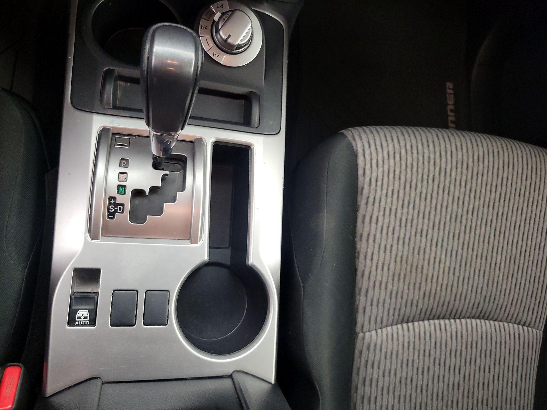 Thumbnail: 2016 Toyota 4Runner - 17