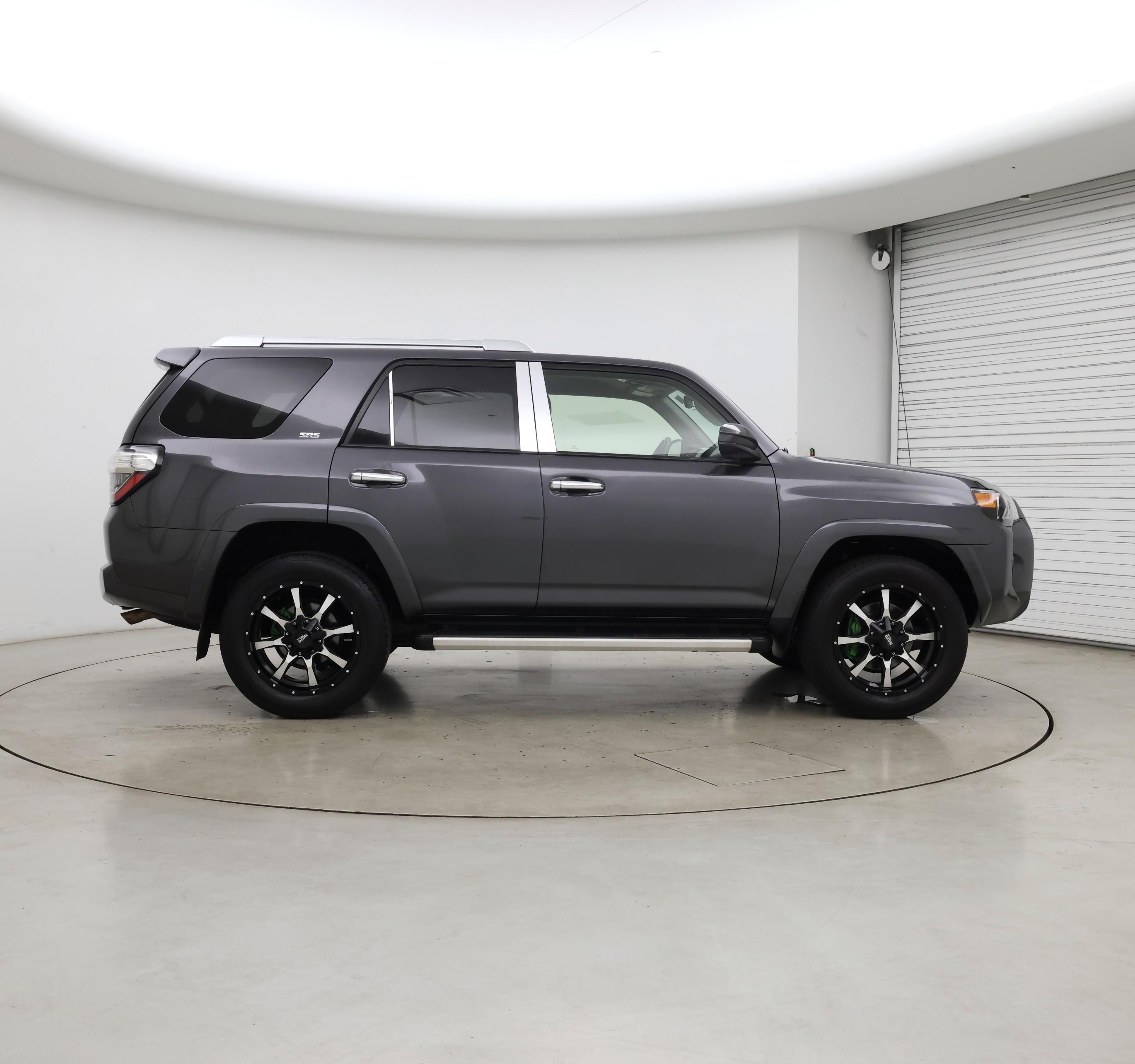 Thumbnail: 2016 Toyota 4Runner - 7