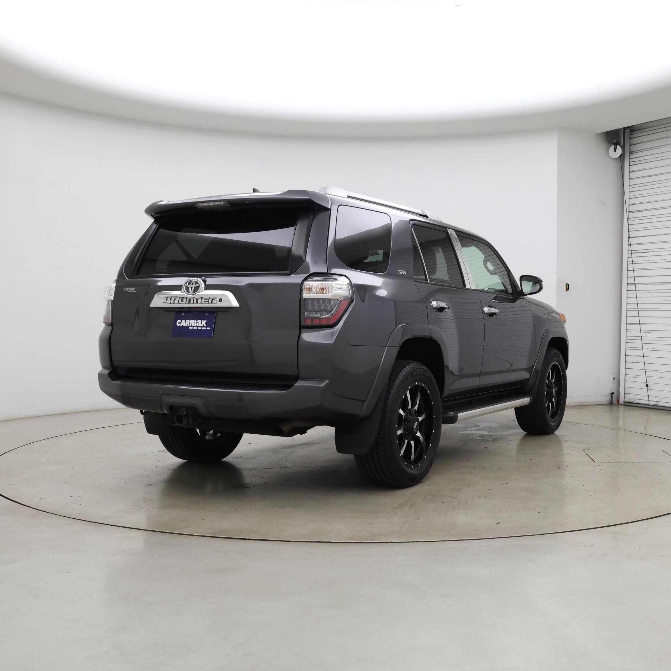 Thumbnail: 2016 Toyota 4Runner - 8
