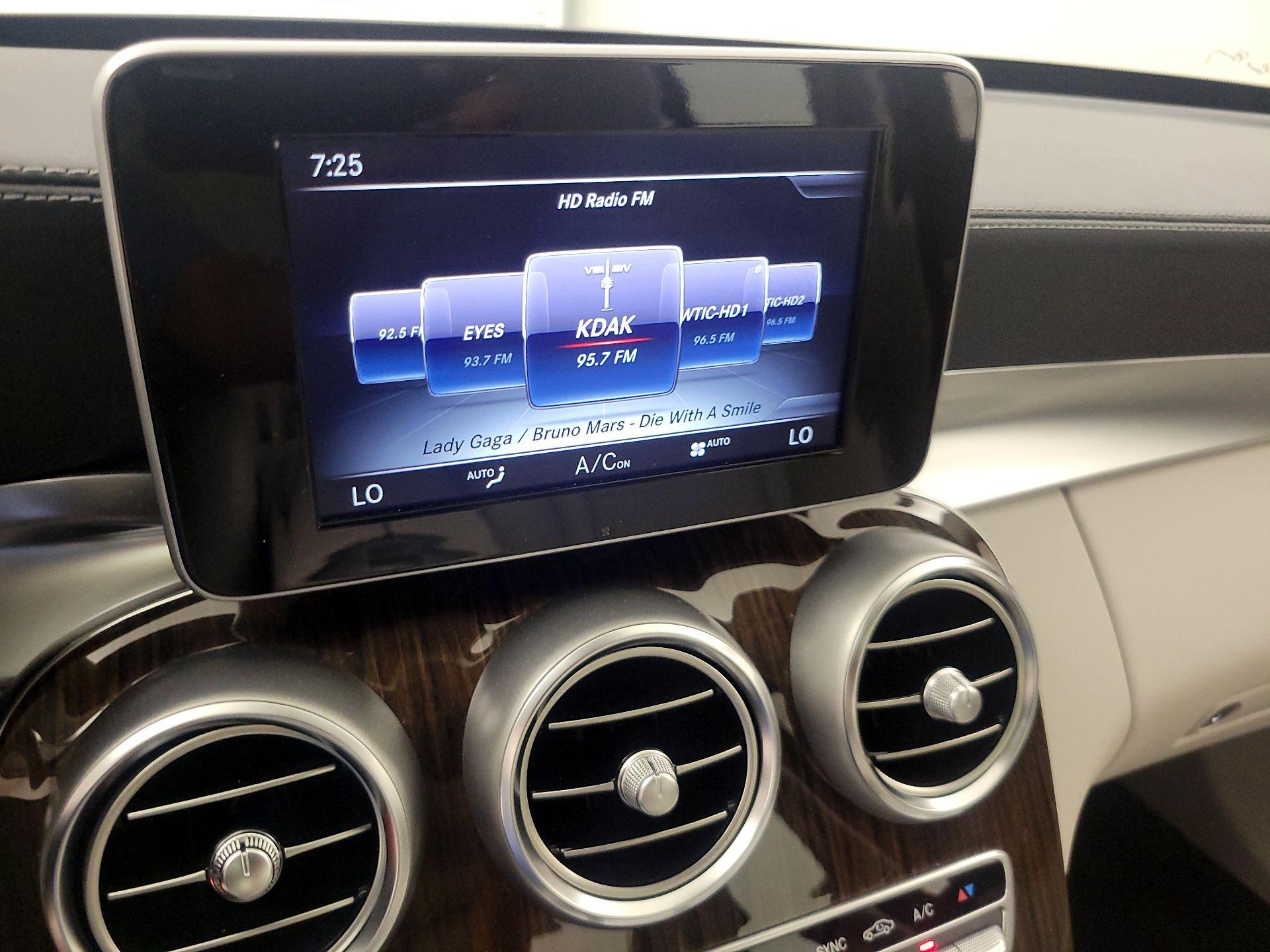 Thumbnail: 2016 Mercedes-Benz C-Class - 16
