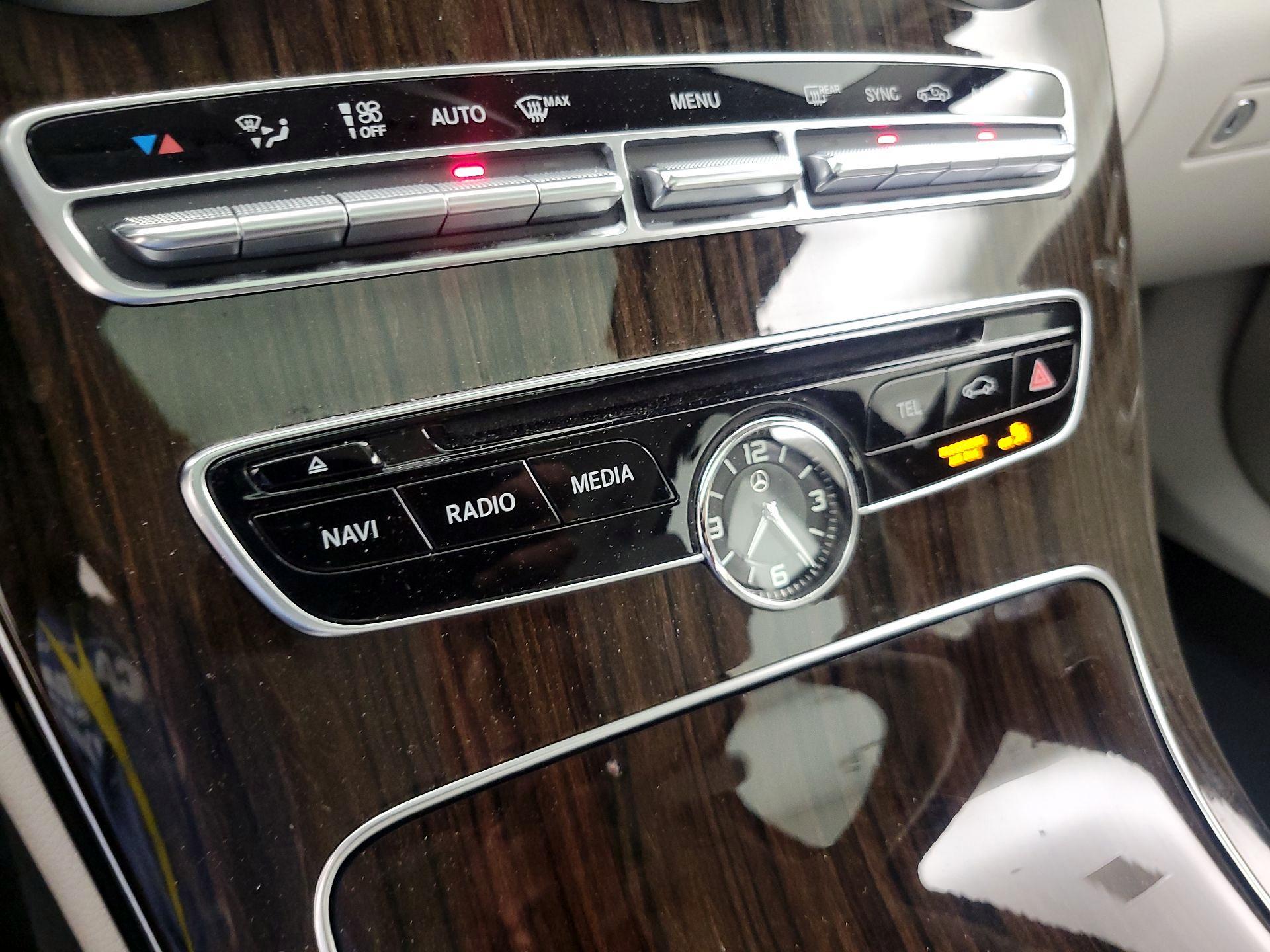 Thumbnail: 2016 Mercedes-Benz C-Class - 17