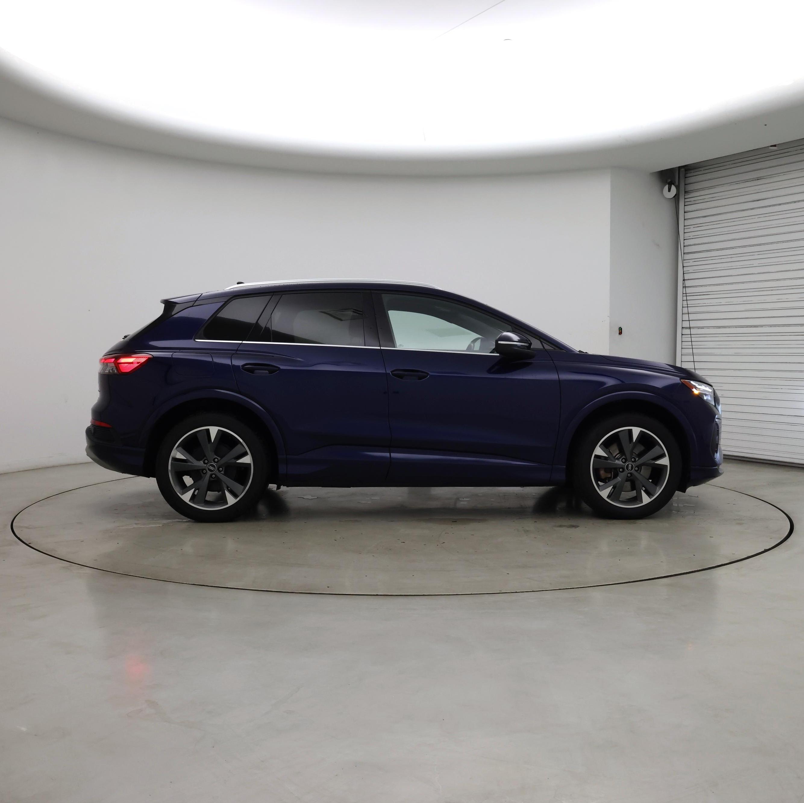 Thumbnail: 2022 Audi Q4 e-tron - 7