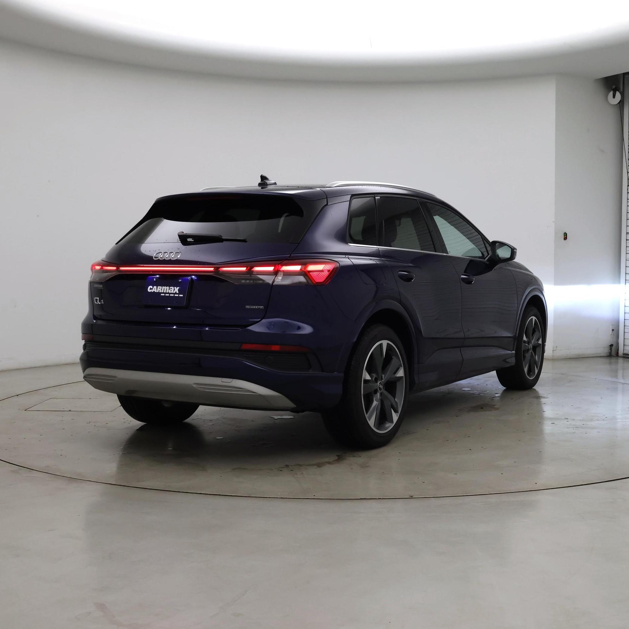 Thumbnail: 2022 Audi Q4 e-tron - 8