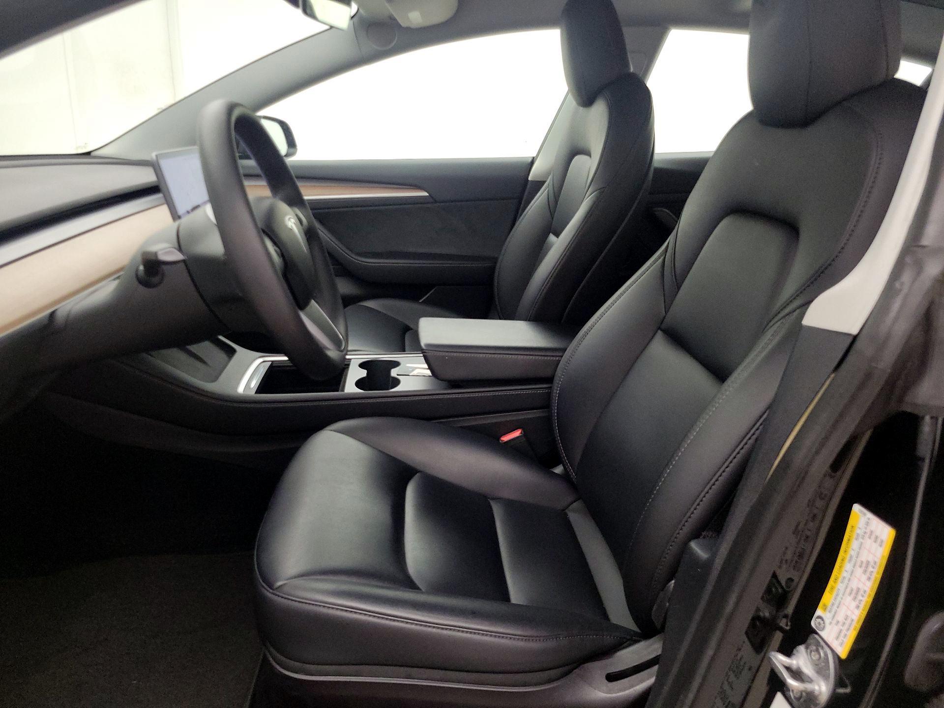 Thumbnail: 2022 Tesla Model 3 - 11