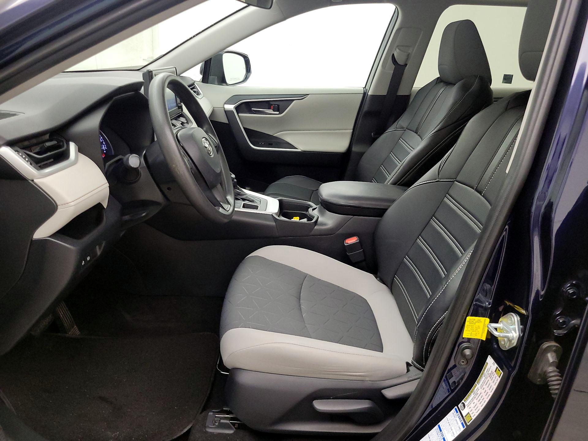 Thumbnail: 2019 Toyota RAV4 - 11