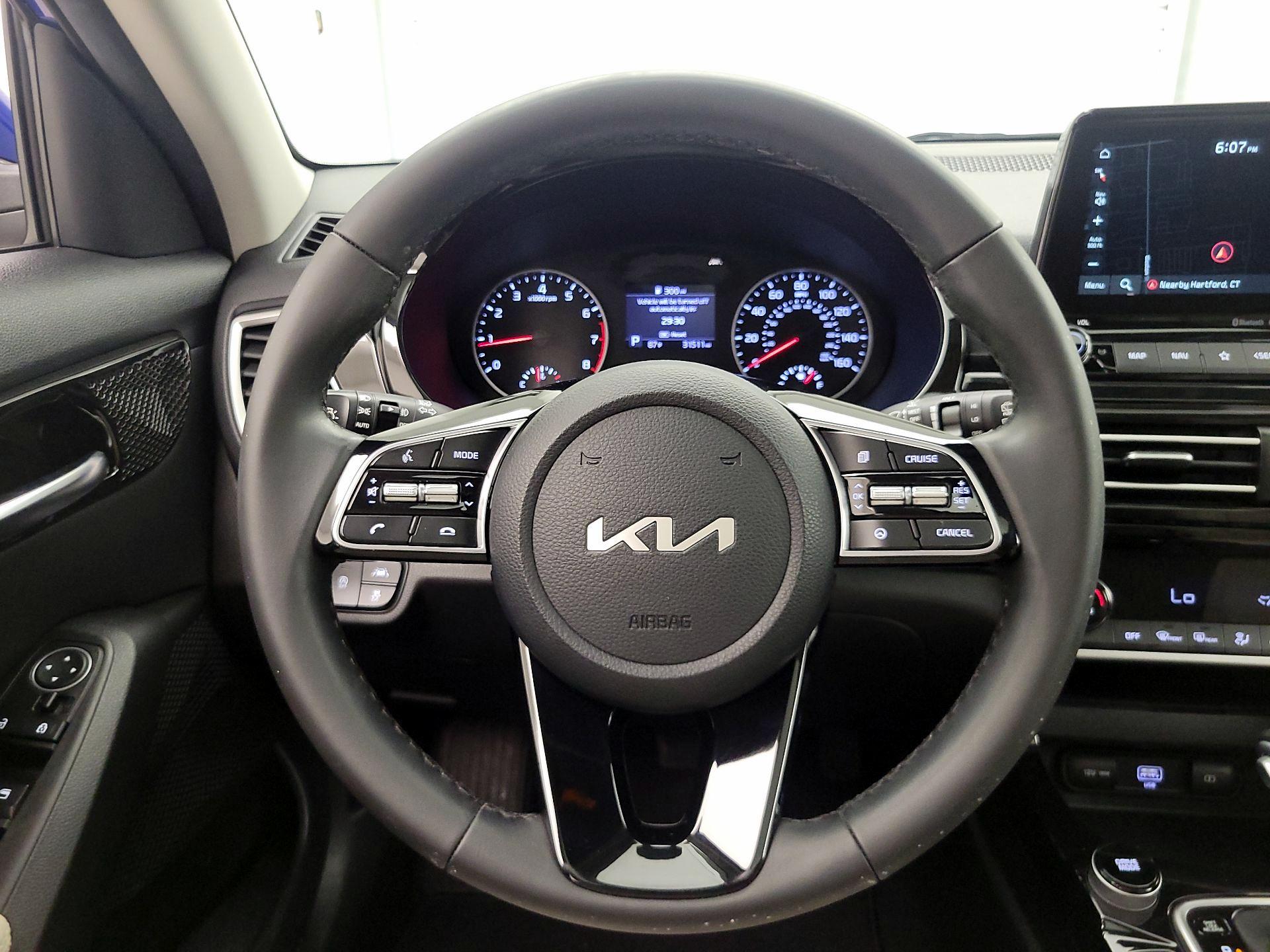 Thumbnail: 2023 Kia Seltos - 10