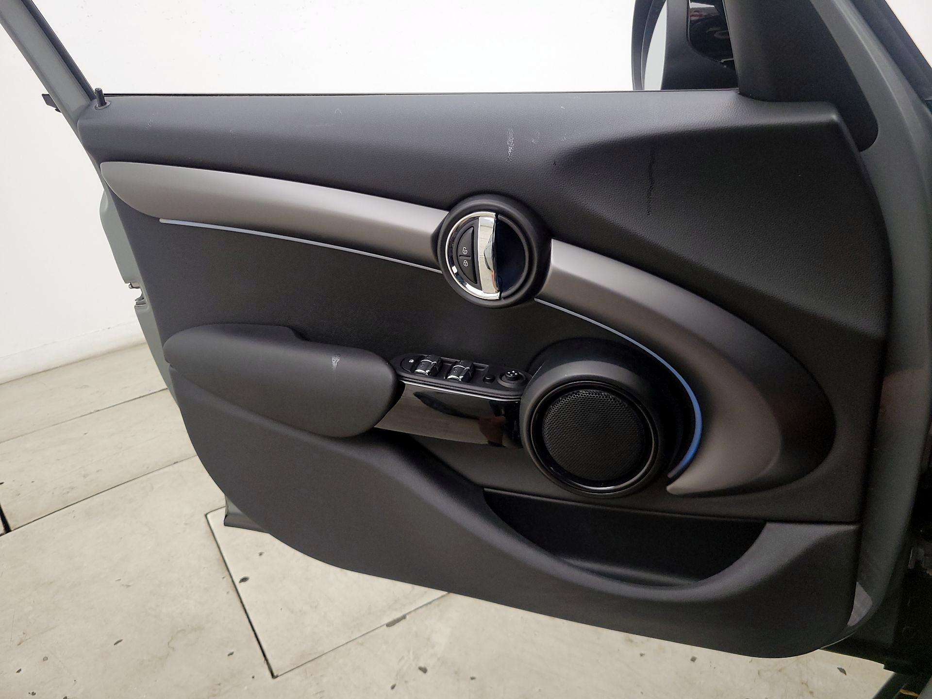 Thumbnail: 2022 MINI Cooper Hardtop - 12