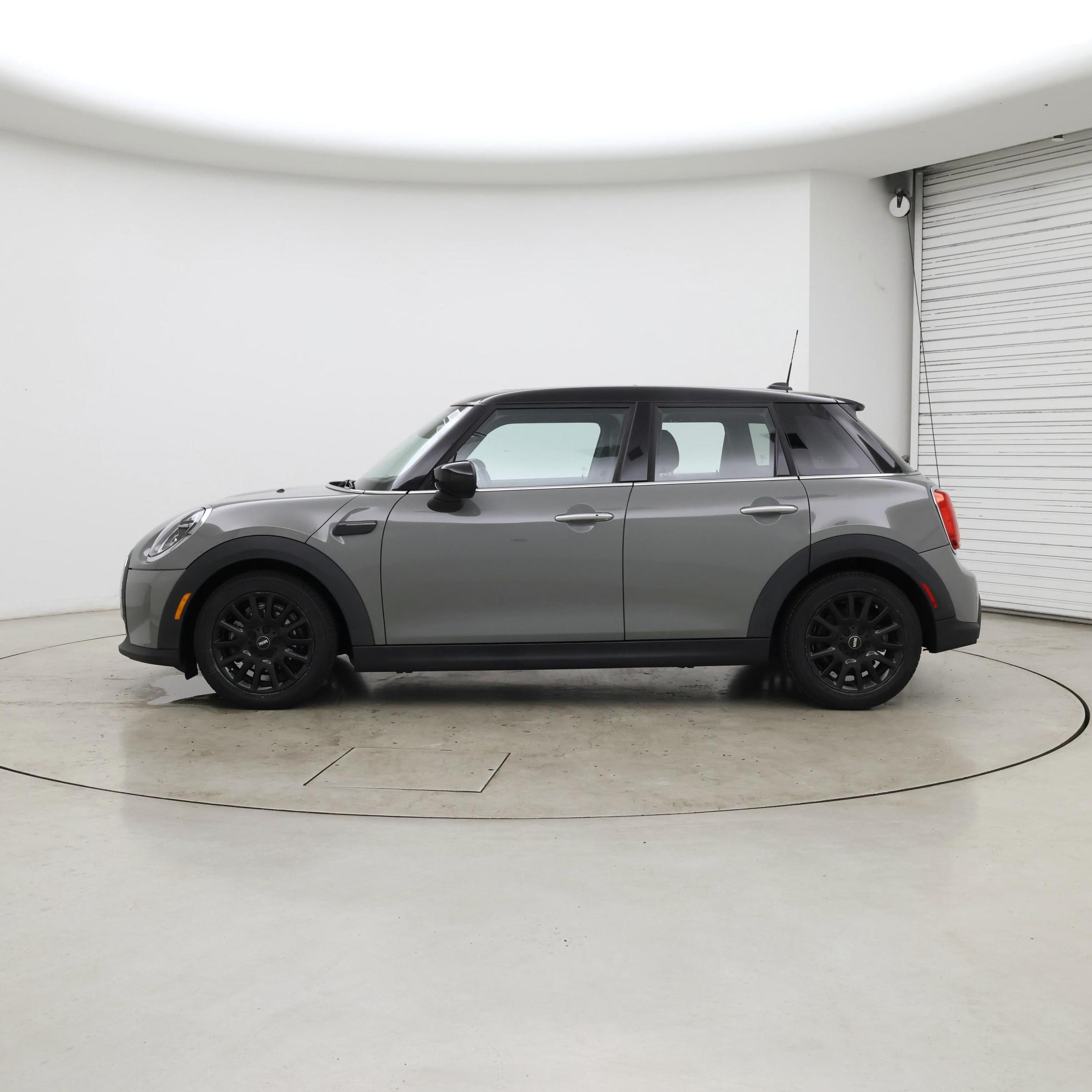 Thumbnail: 2022 MINI Cooper Hardtop - 3