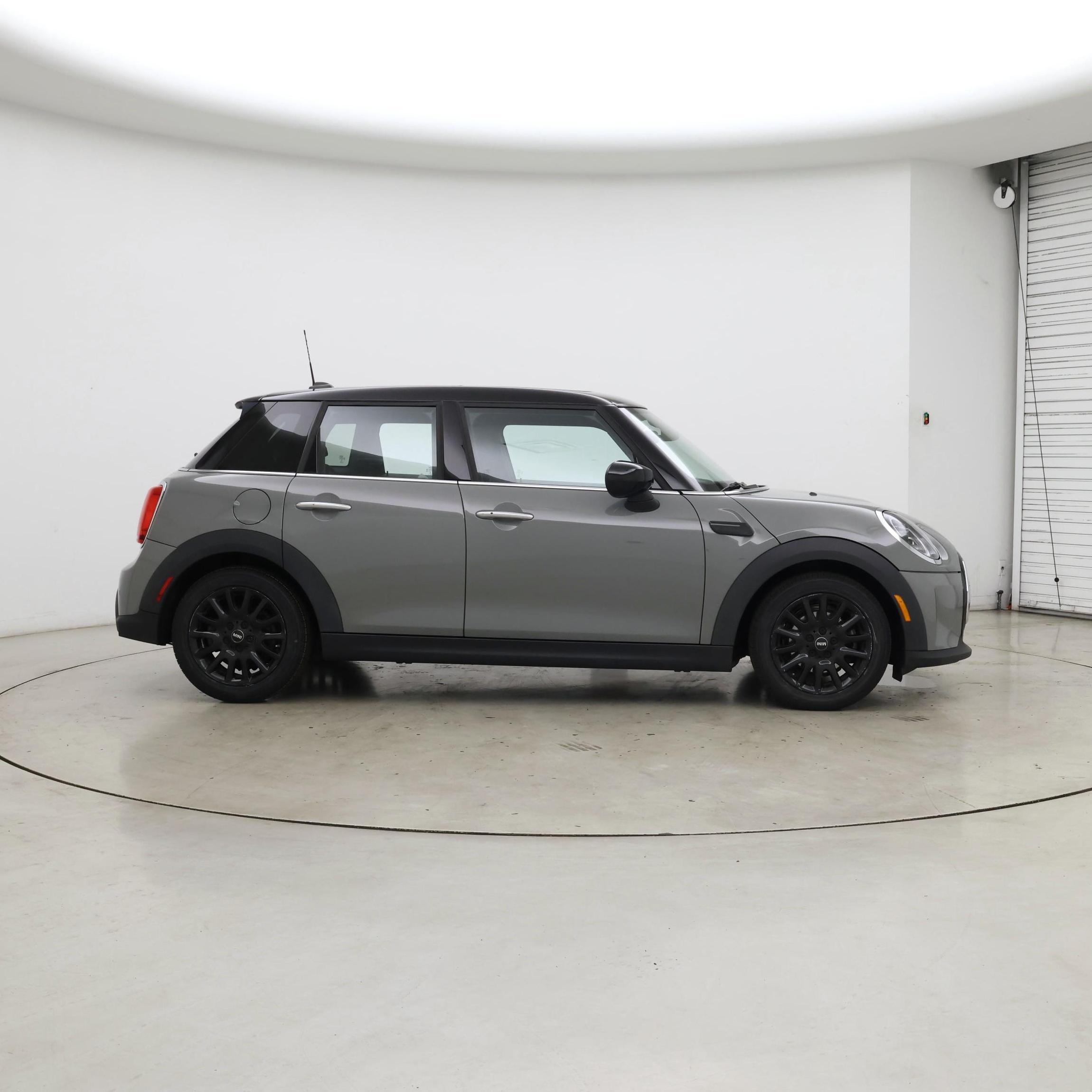 Thumbnail: 2022 MINI Cooper Hardtop - 7