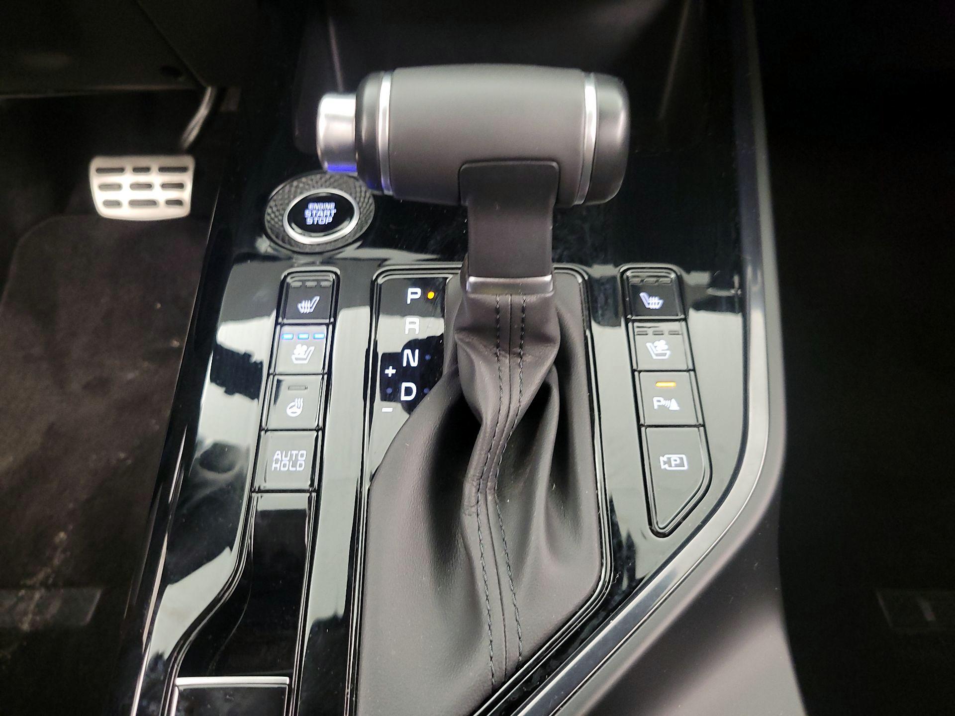 Thumbnail: 2024 Kia Niro - 18