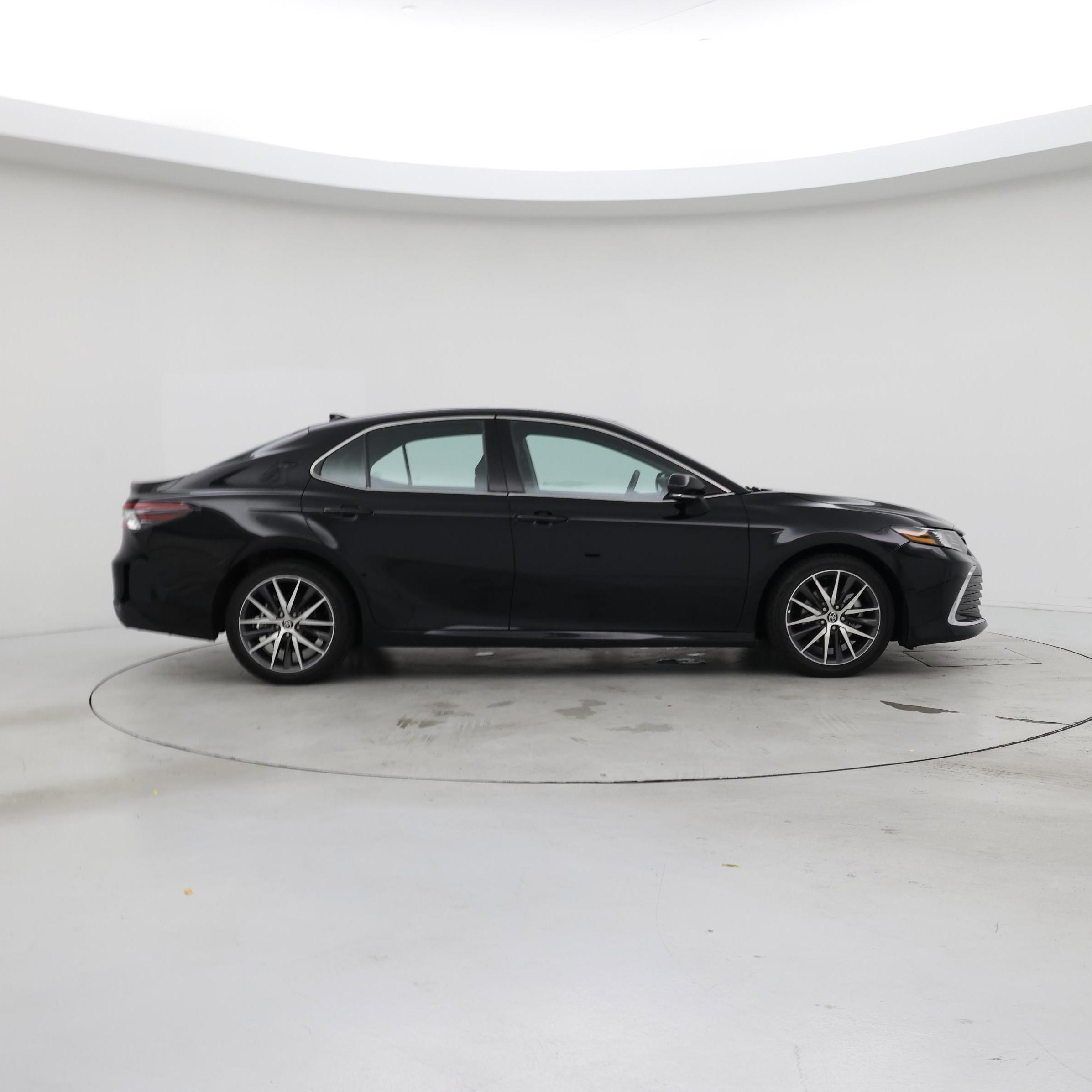 Thumbnail: 2022 Toyota Camry - 7