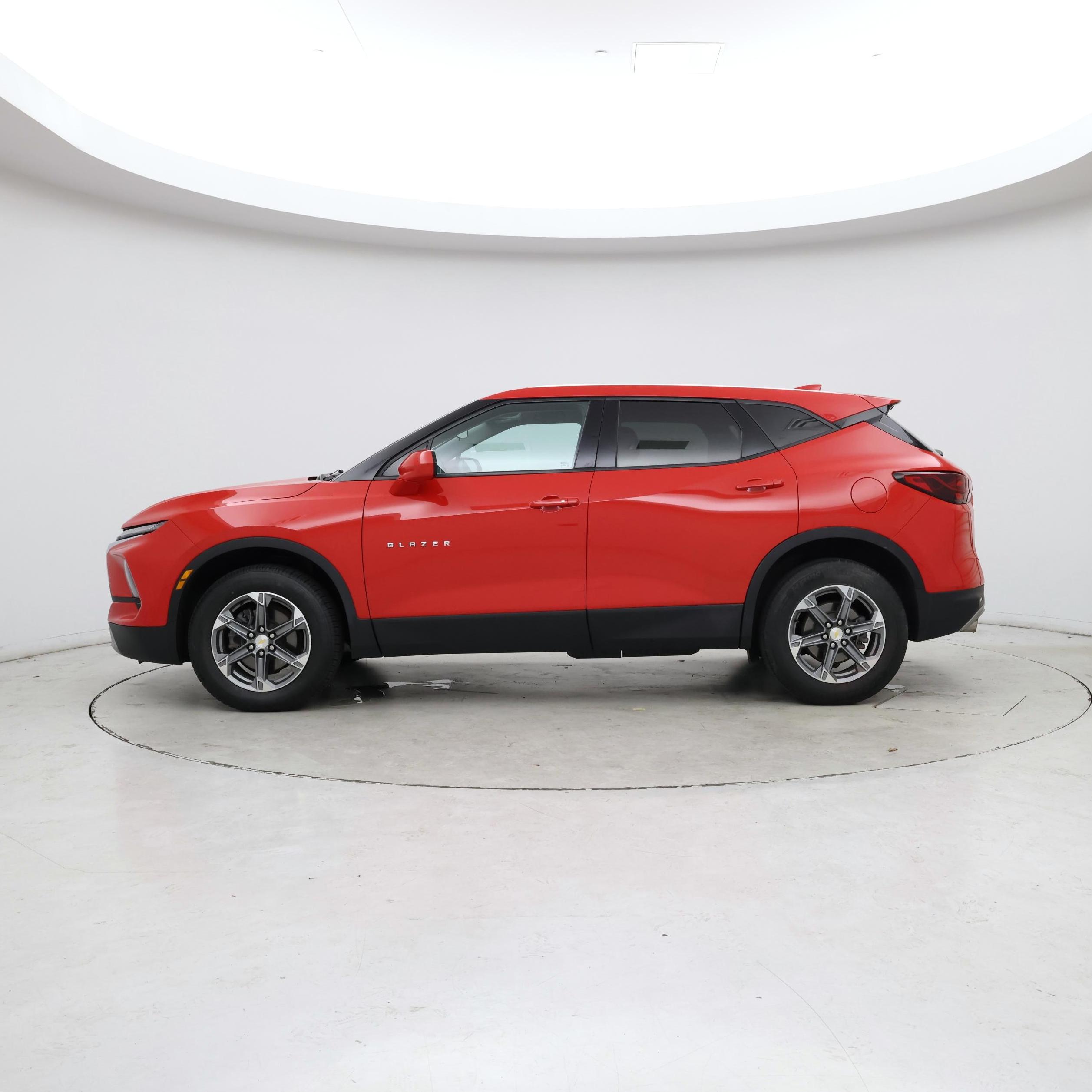 Thumbnail: 2023 Chevrolet Blazer - 3