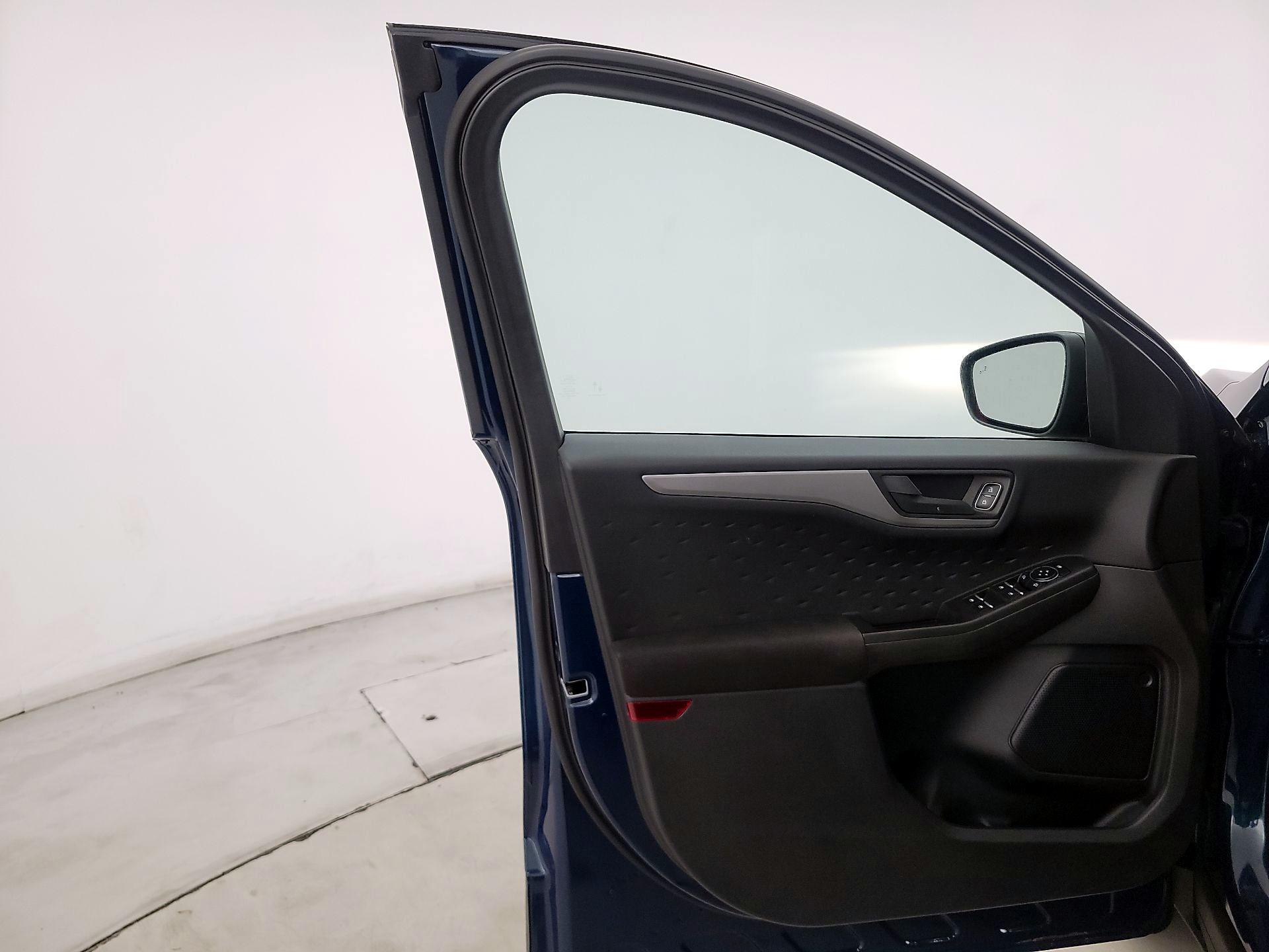 Thumbnail: 2020 Ford Escape - 12