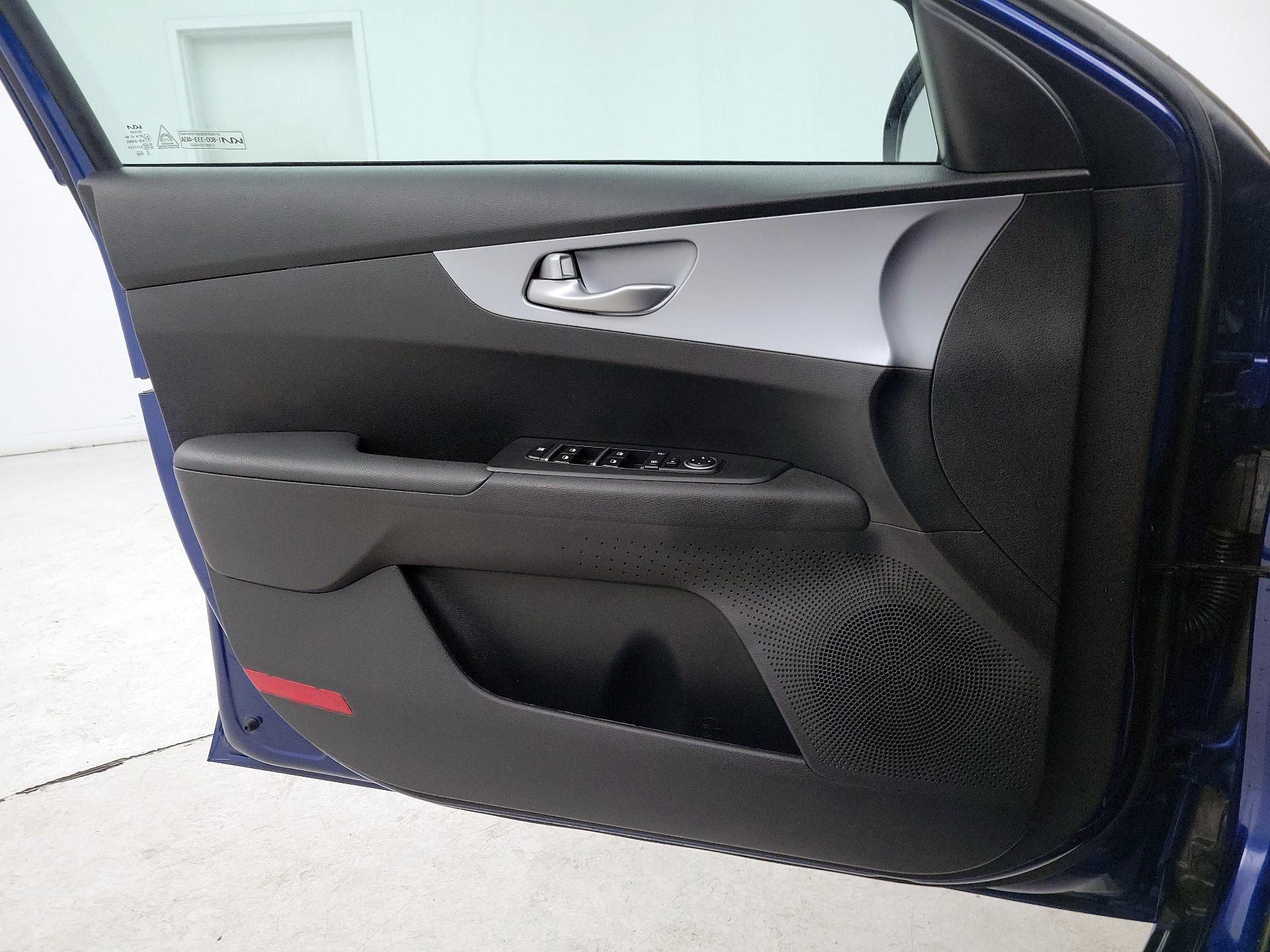 Thumbnail: 2023 Kia Forte - 12