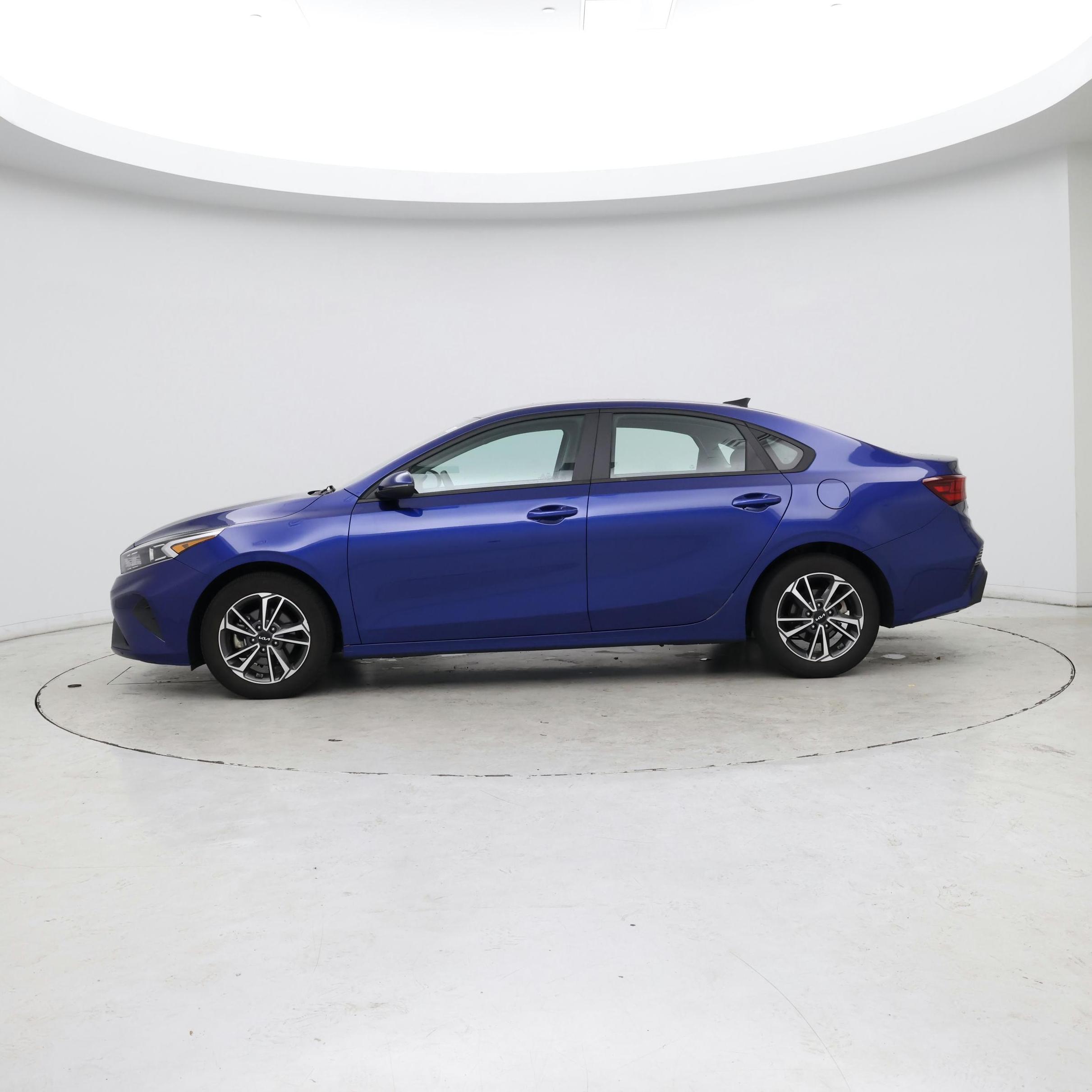 Thumbnail: 2023 Kia Forte - 3