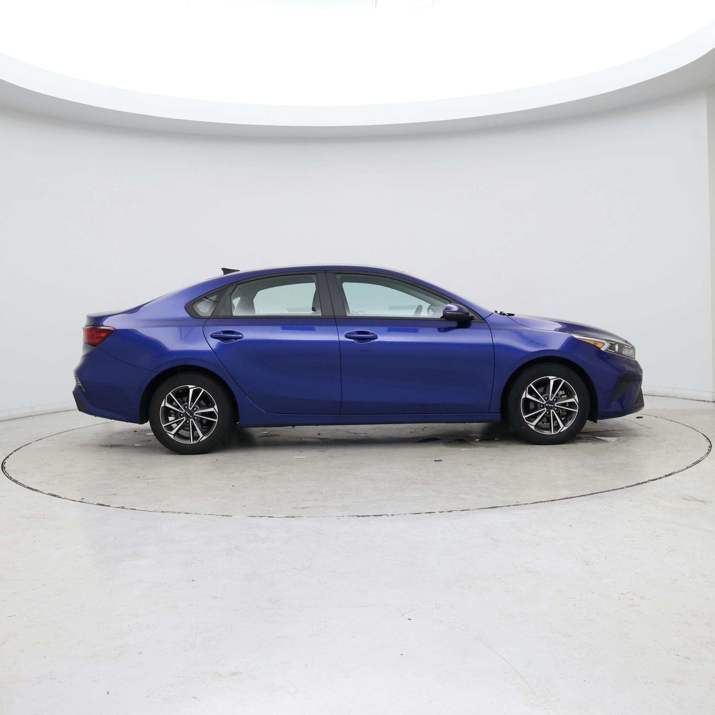 Thumbnail: 2023 Kia Forte - 7