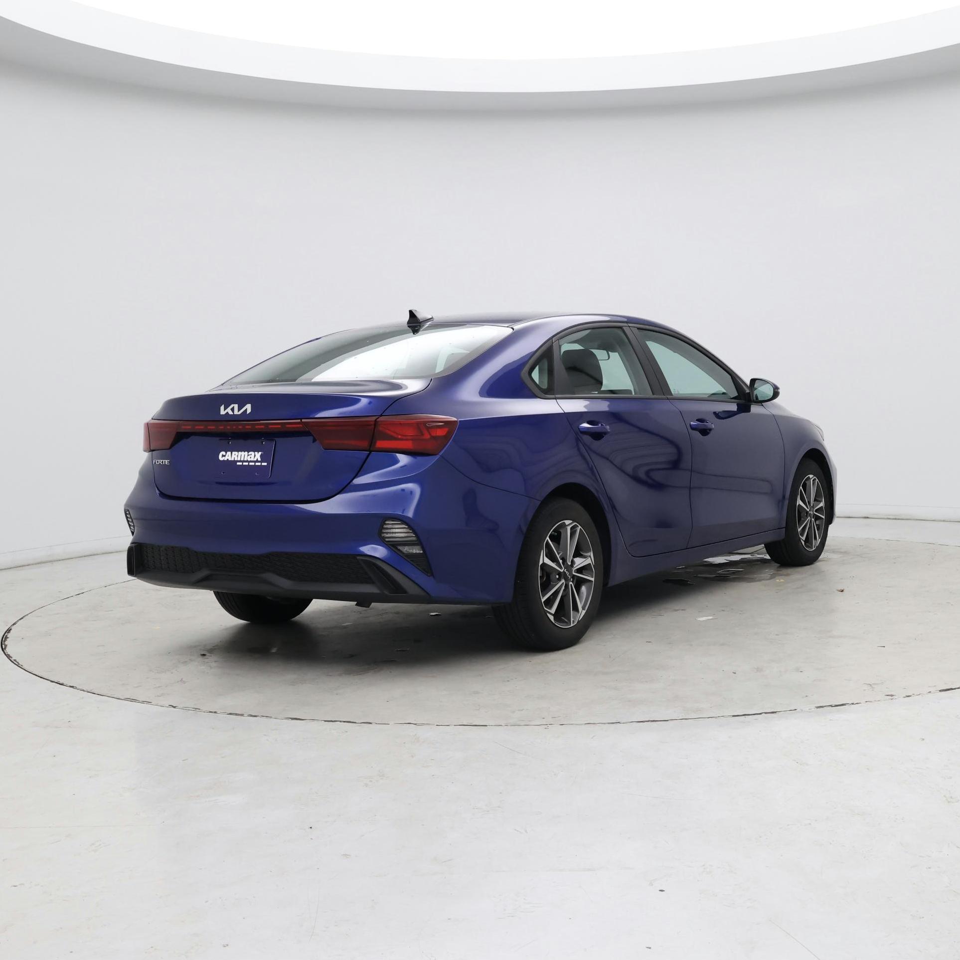 Thumbnail: 2023 Kia Forte - 8