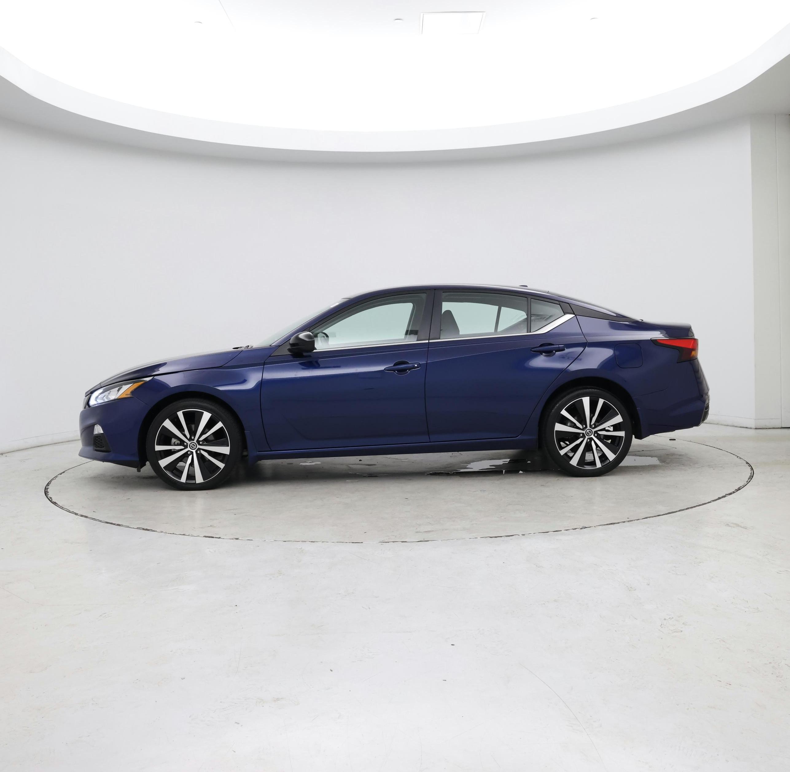 Thumbnail: 2022 Nissan Altima - 3