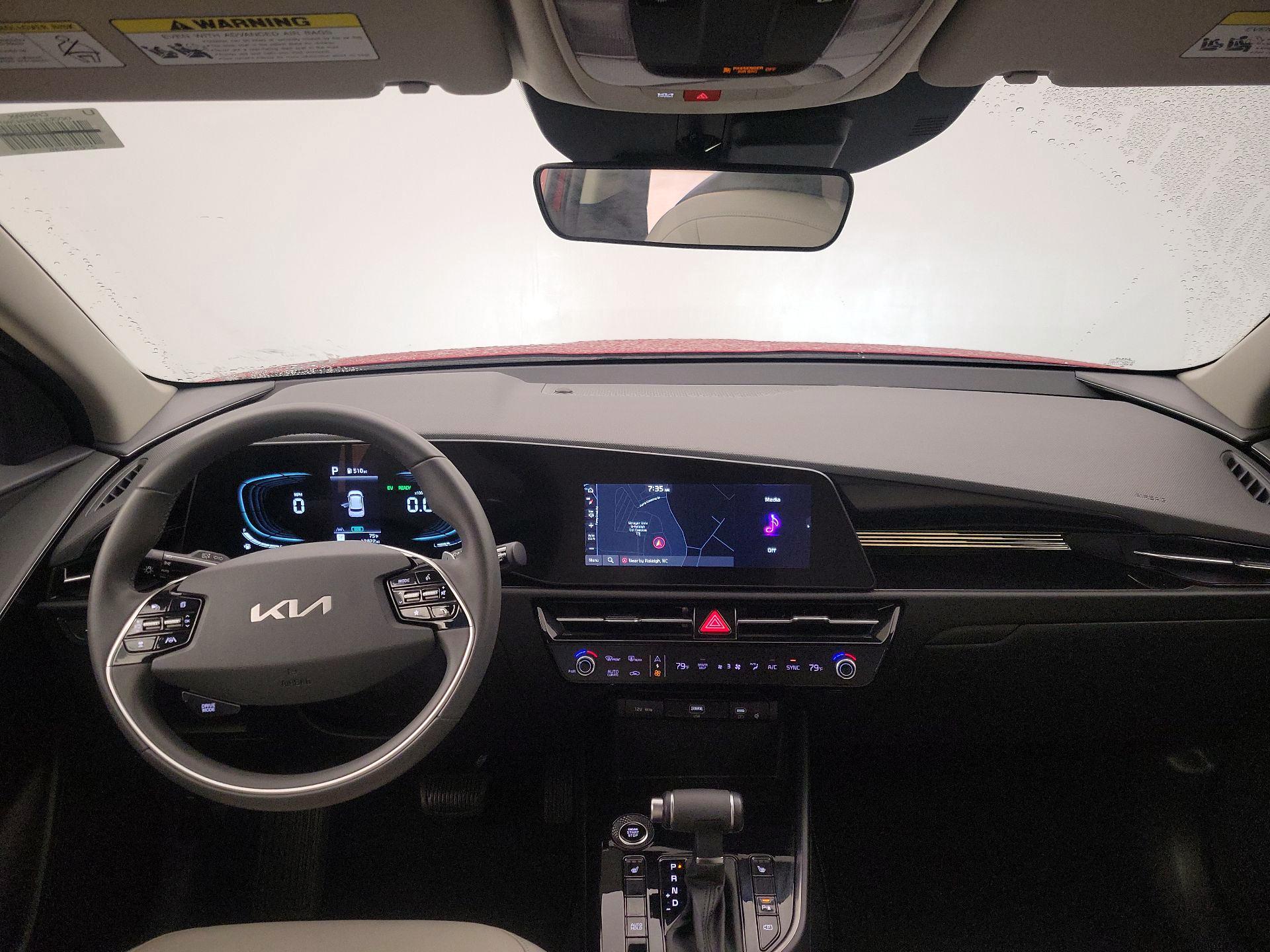 Thumbnail: 2023 Kia Niro - 9