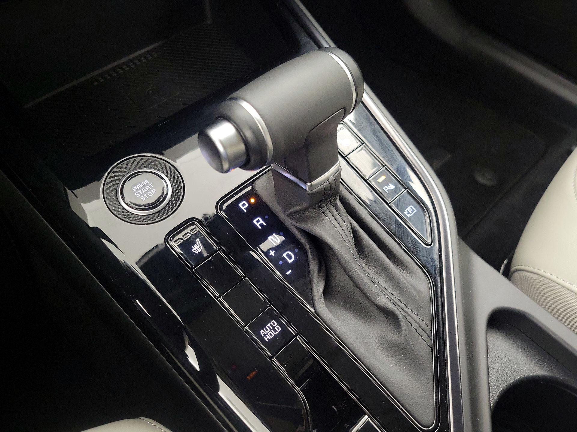Thumbnail: 2023 Kia Niro - 18