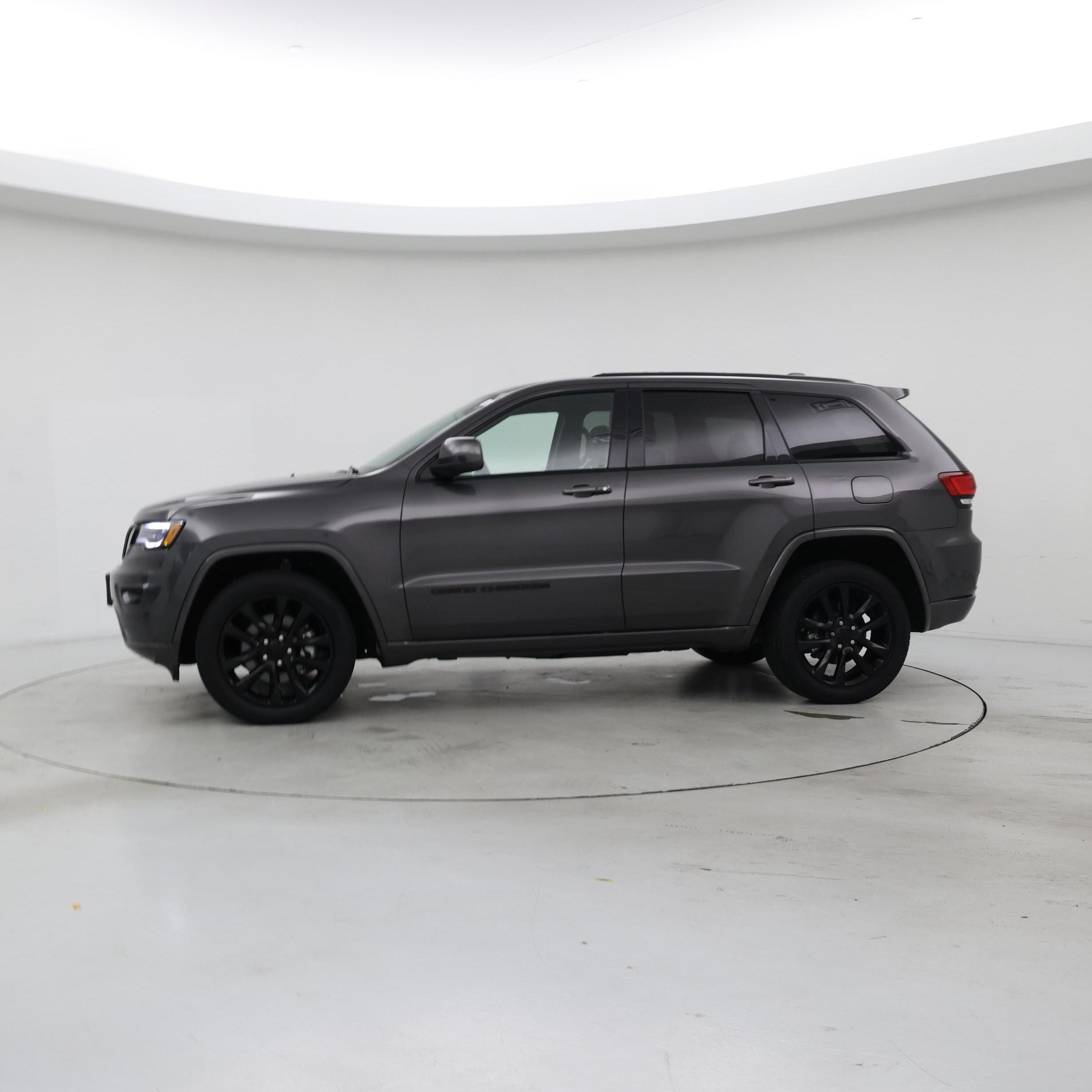 Thumbnail: 2021 Jeep Grand Cherokee - 3