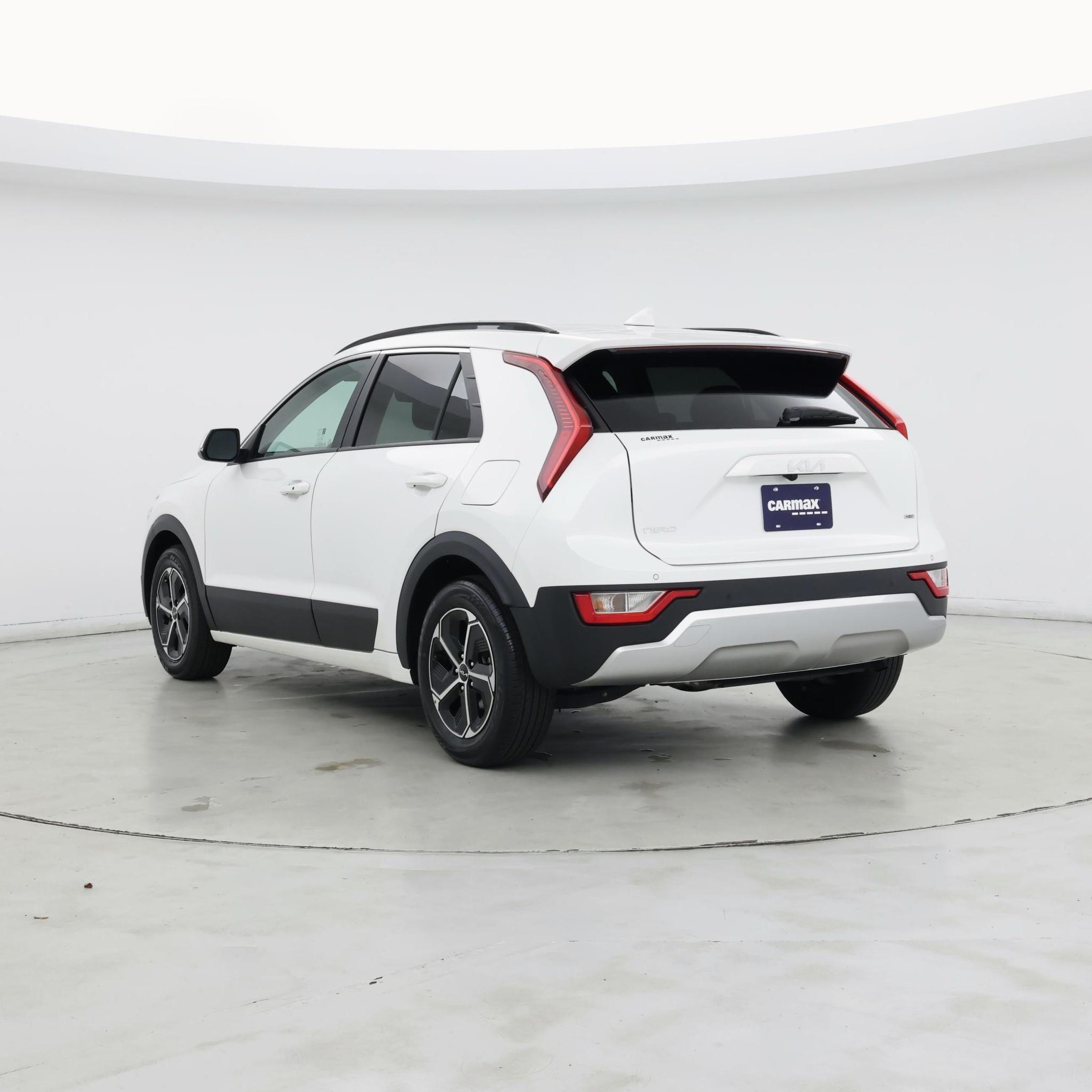 Thumbnail: 2023 Kia Niro - 2