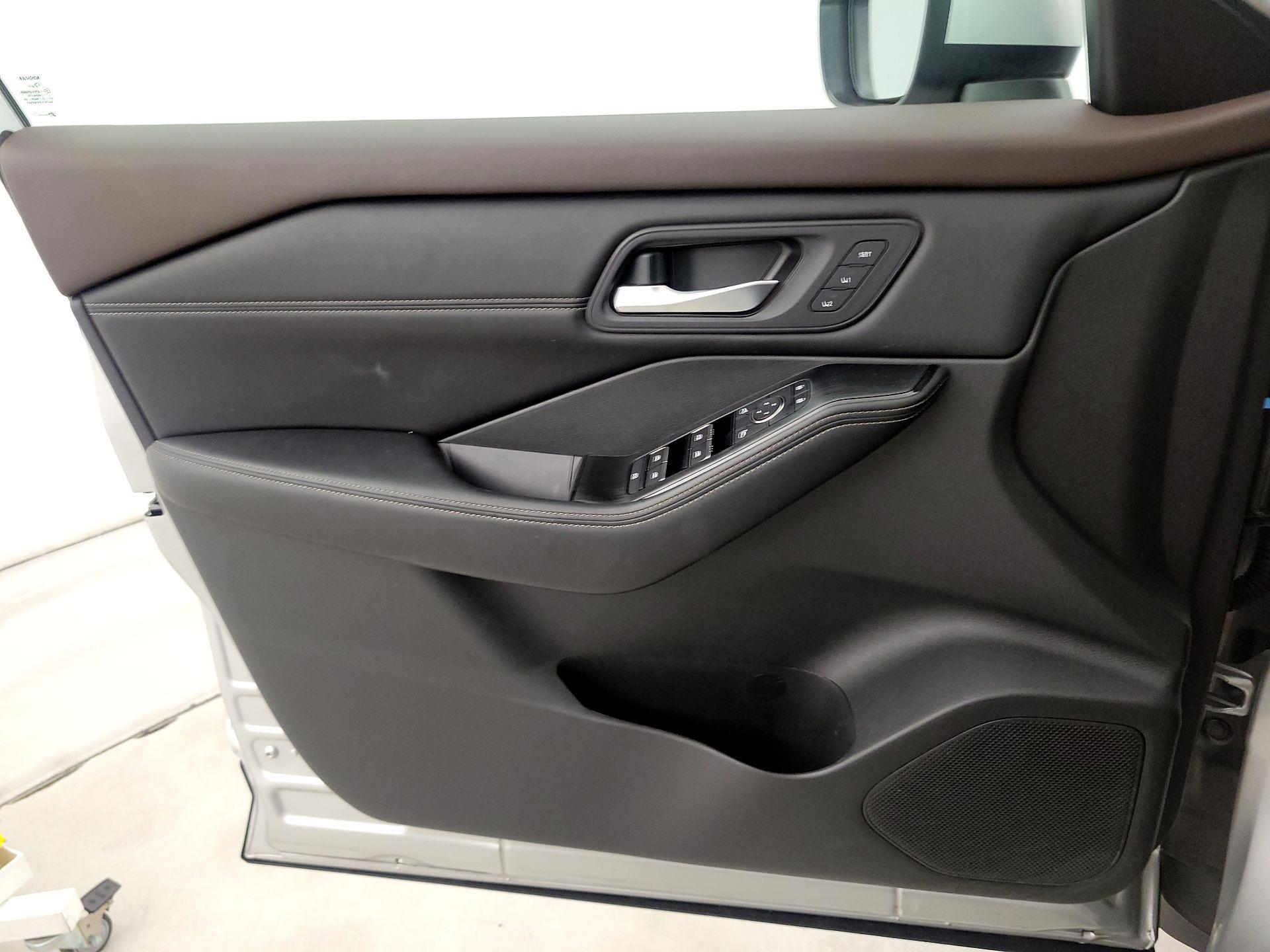 Thumbnail: 2022 Nissan Rogue - 12