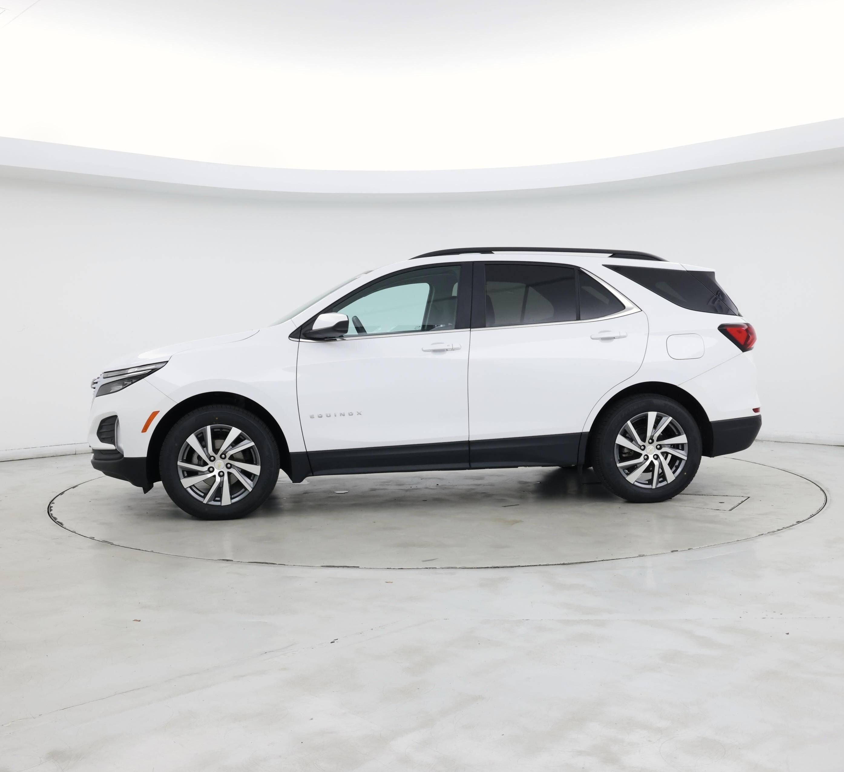 Thumbnail: 2022 Chevrolet Equinox - 3